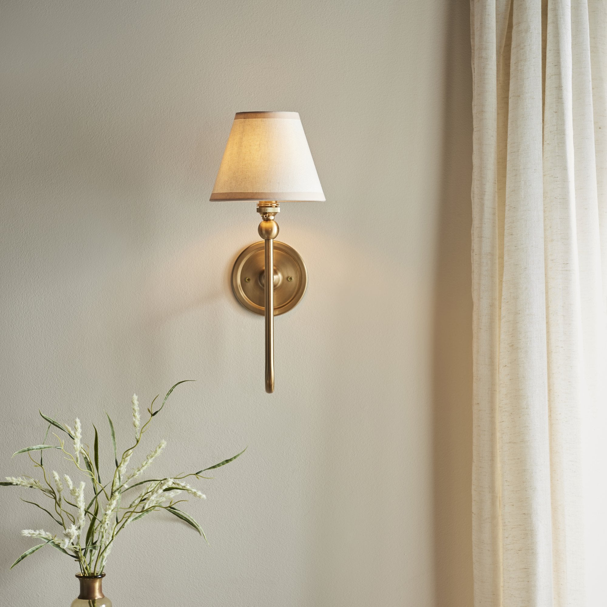 Endon Santiago Wall Light & Ivy 16cm Vintage White Shade