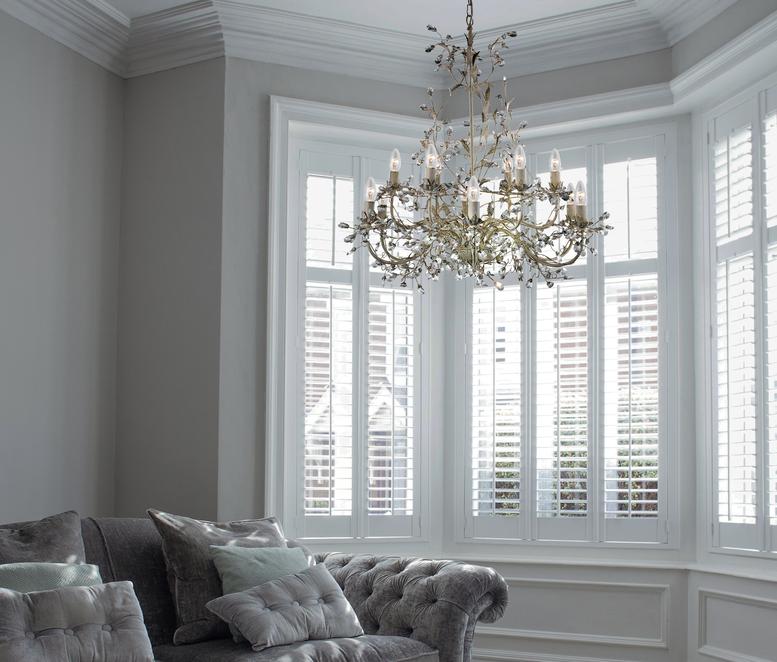 Searchlight Aikin 12 Light Chandelier - Cream, Gold & Glass