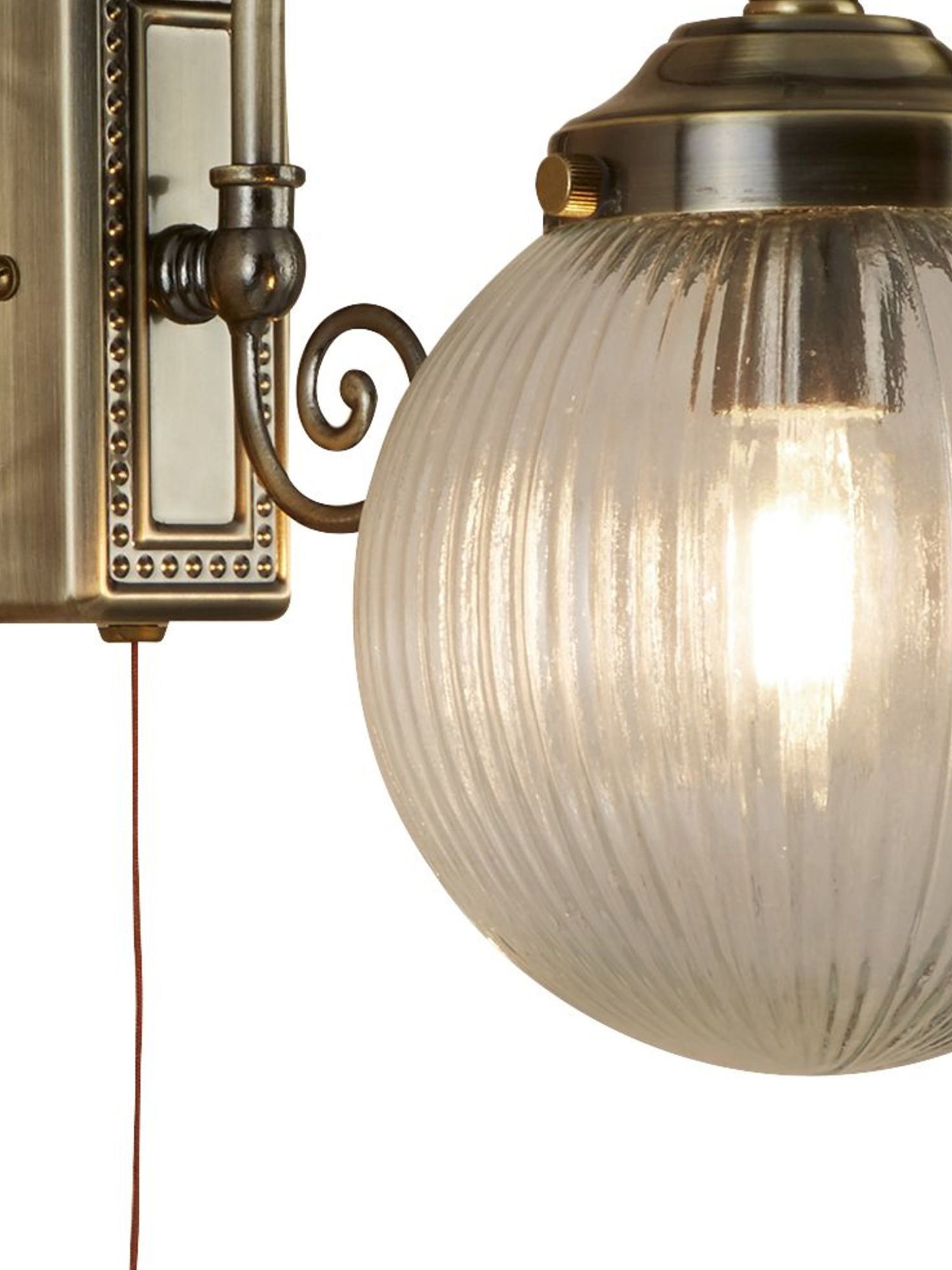 Searchlight Beaconsfield Single Bathroom Wall Light - Antique Brass & Clear Globe Shade - IP44