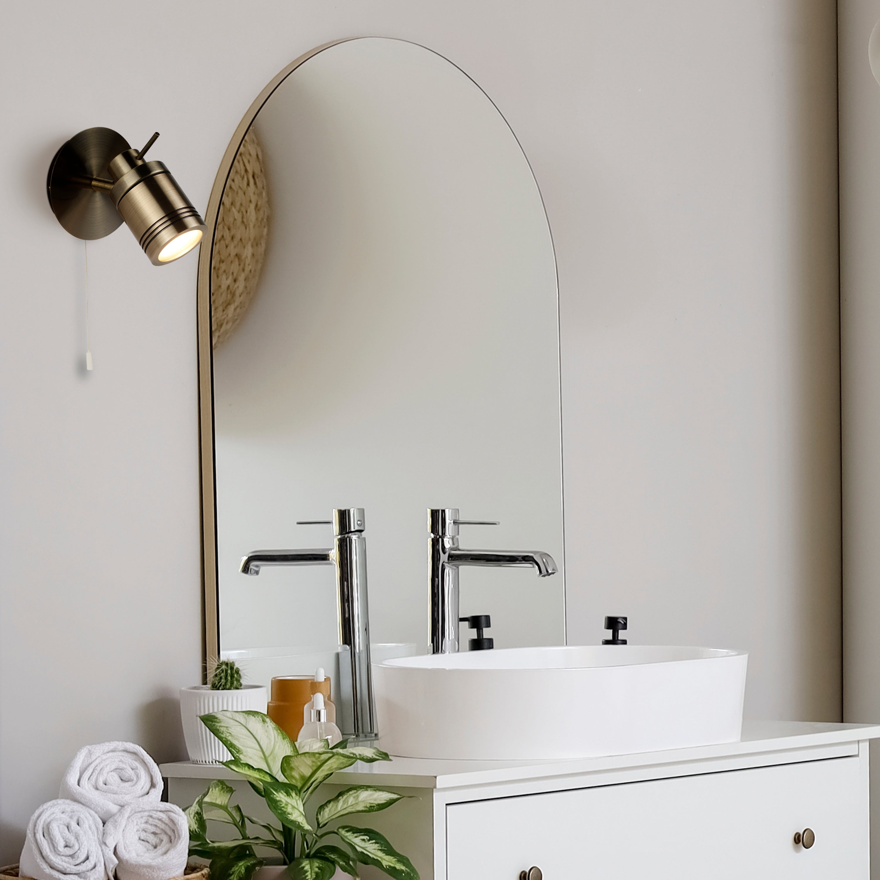Searchlight Saker Single IP44 Bathroom Spot Wall Bracket, Antique Brass