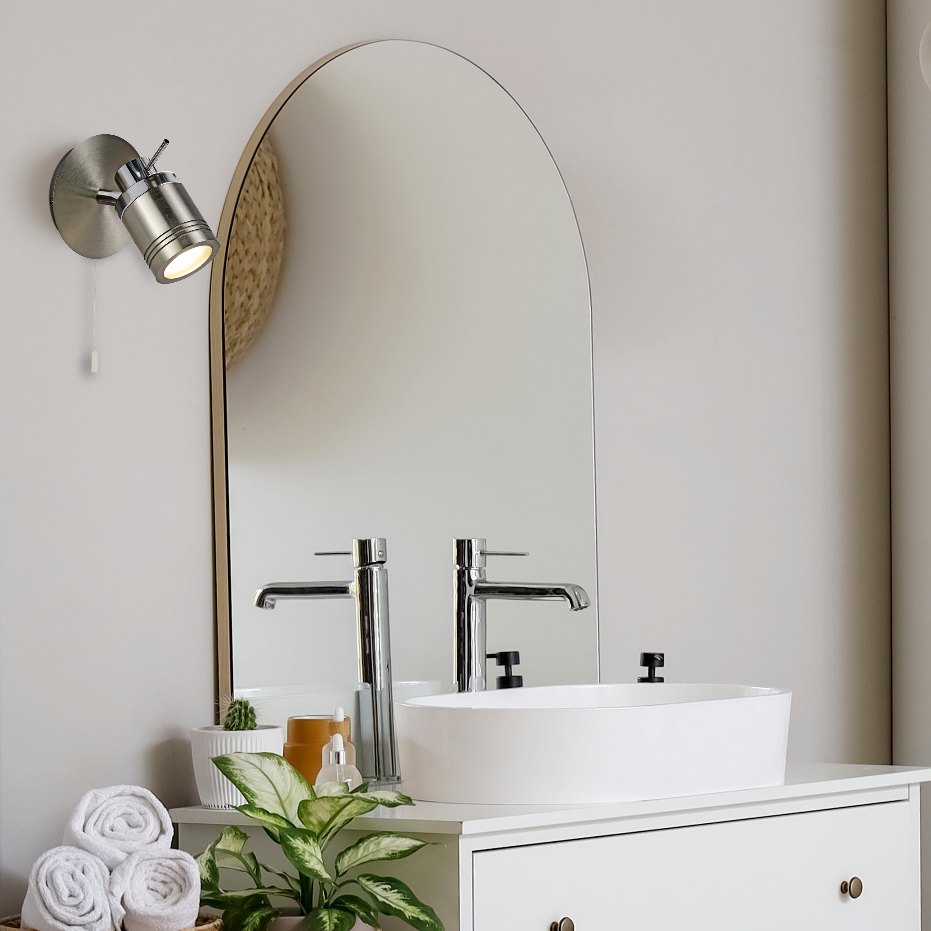Searchlight Saker Single IP44 Bathroom Spot Wall Bracket, Satin Silver