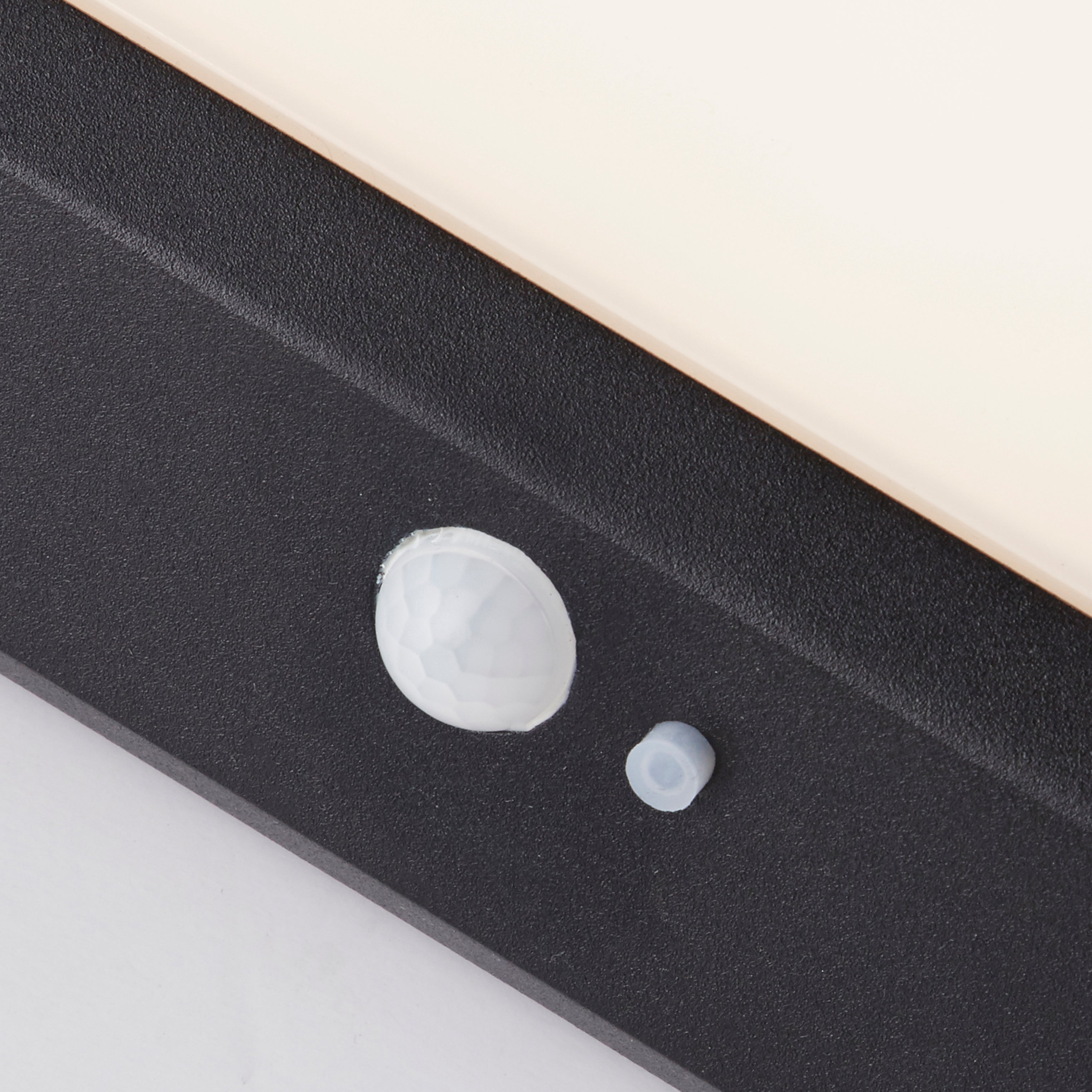 Searchlight Aberdeen Solar Outdoor Wall Light with PIR - Black & White Polycarbonate