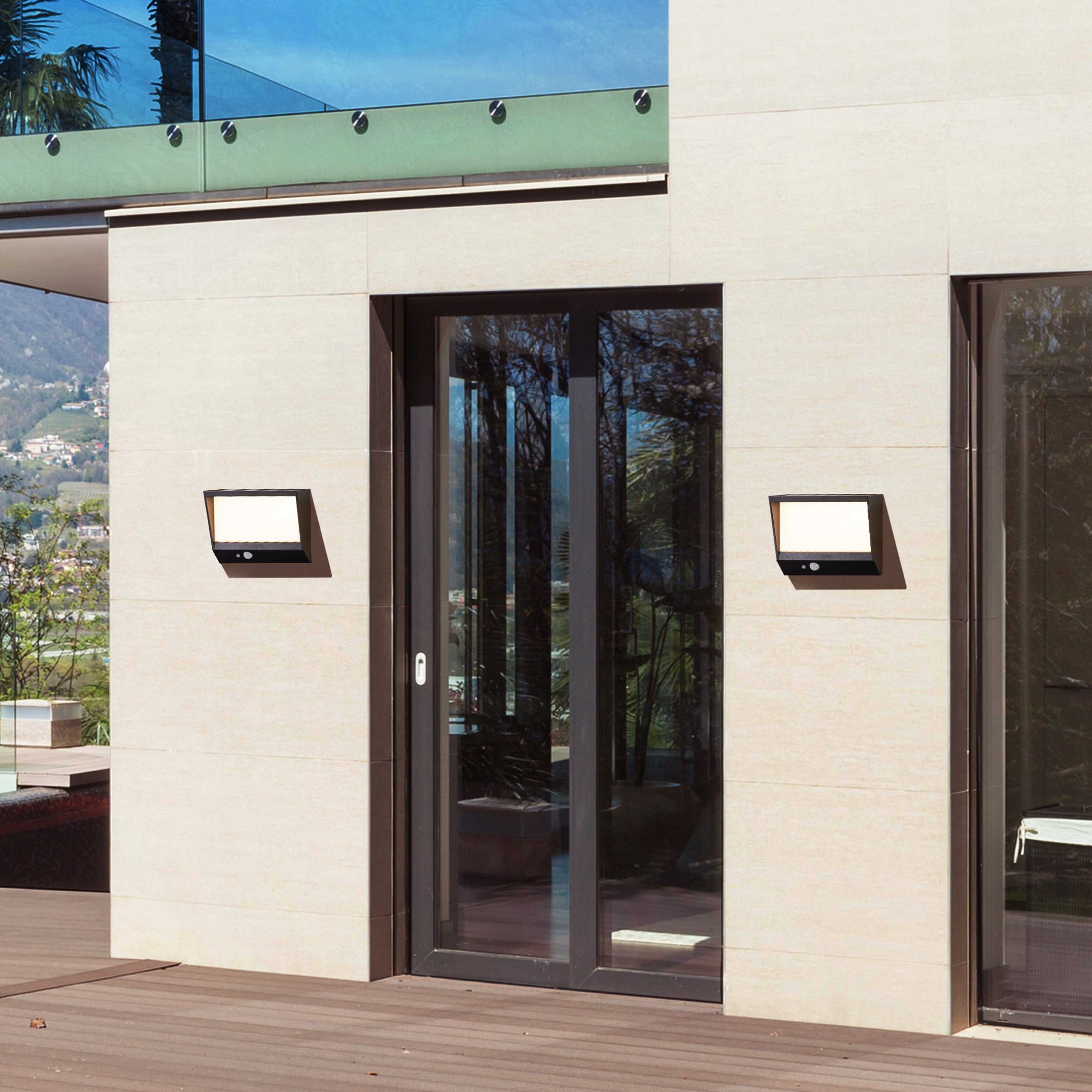 Searchlight Aberdeen Solar Outdoor Wall Light with PIR - Black & White Polycarbonate