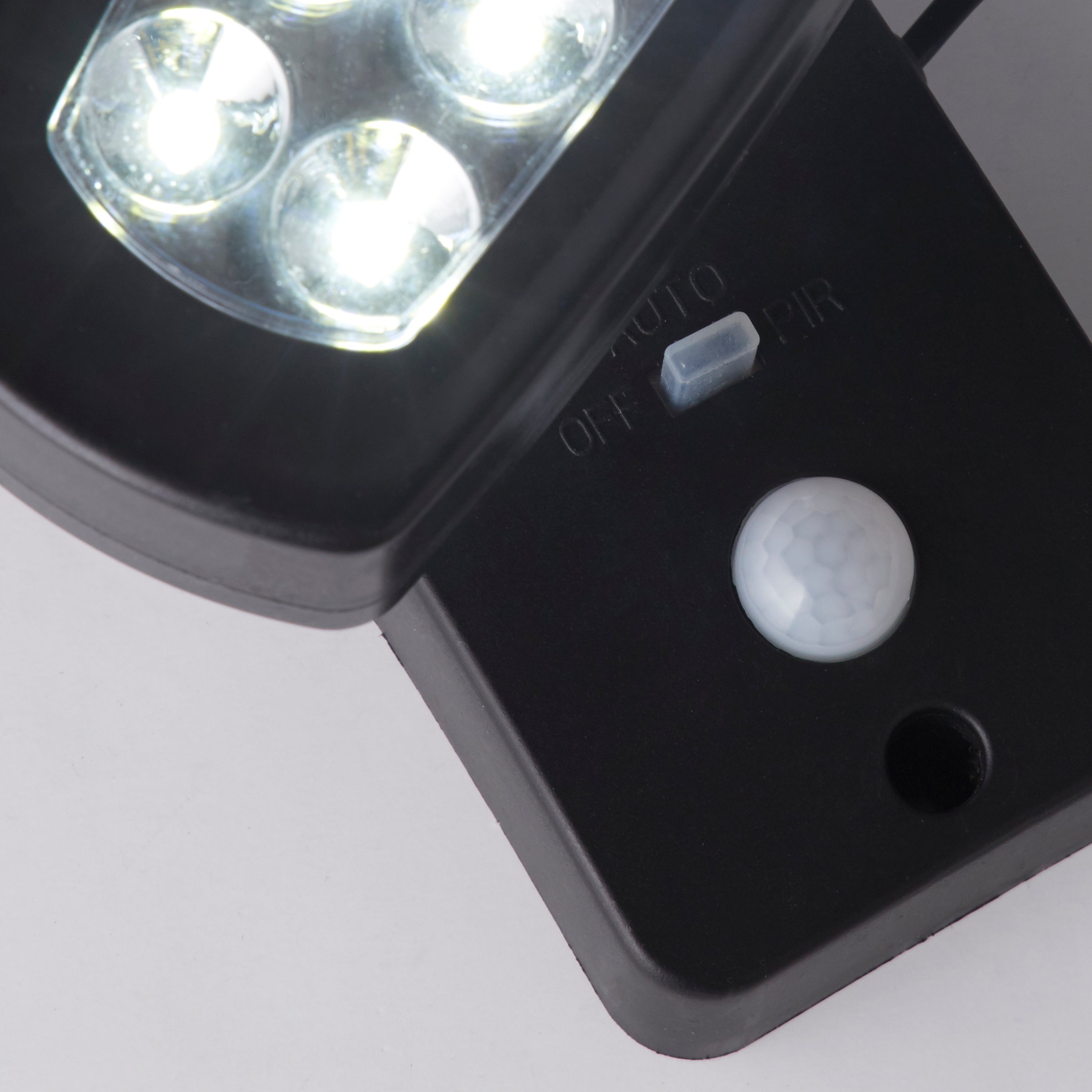 Searchlight Dallas Solar Outdoor Wall Light with PIR - ABS & Clear Polycarbonate