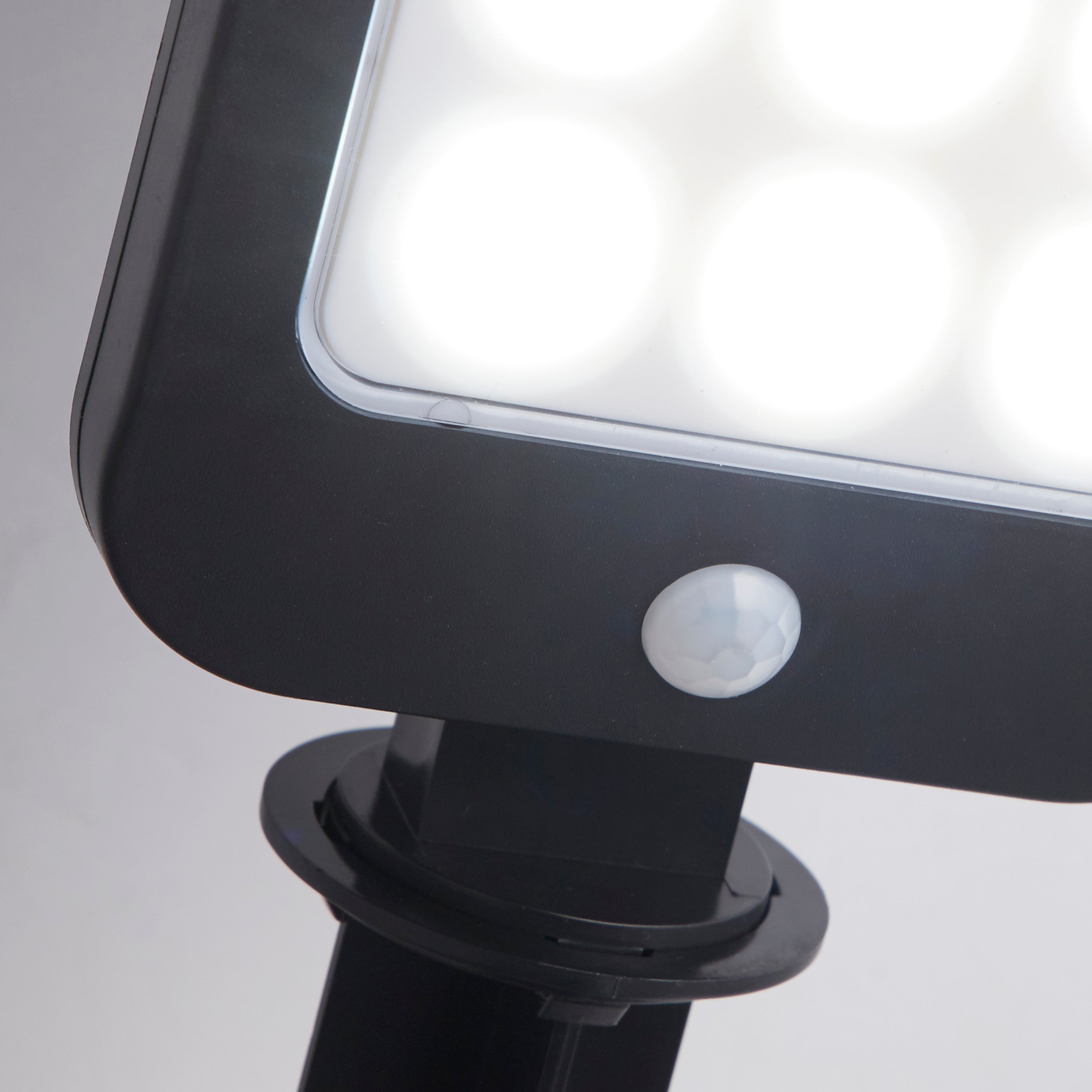 Searchlight Lamport Solar Outdoor Spike with PIR - Black & White Polycarbonate