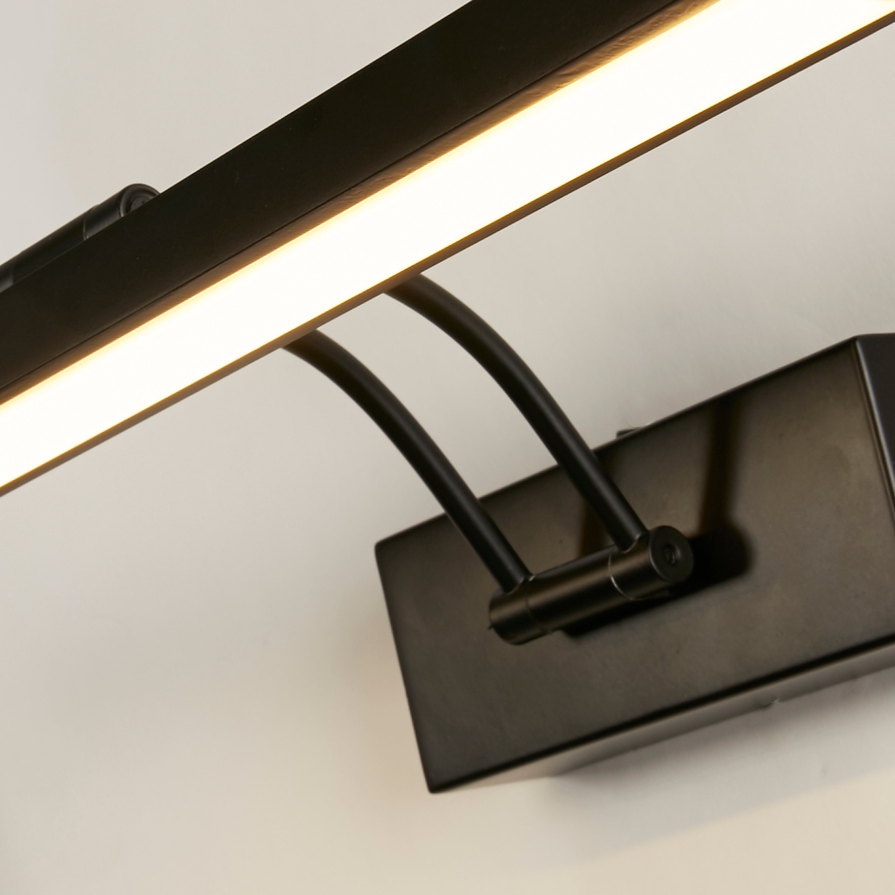 Searchlight Raleigh 405mm Picture Light - Black