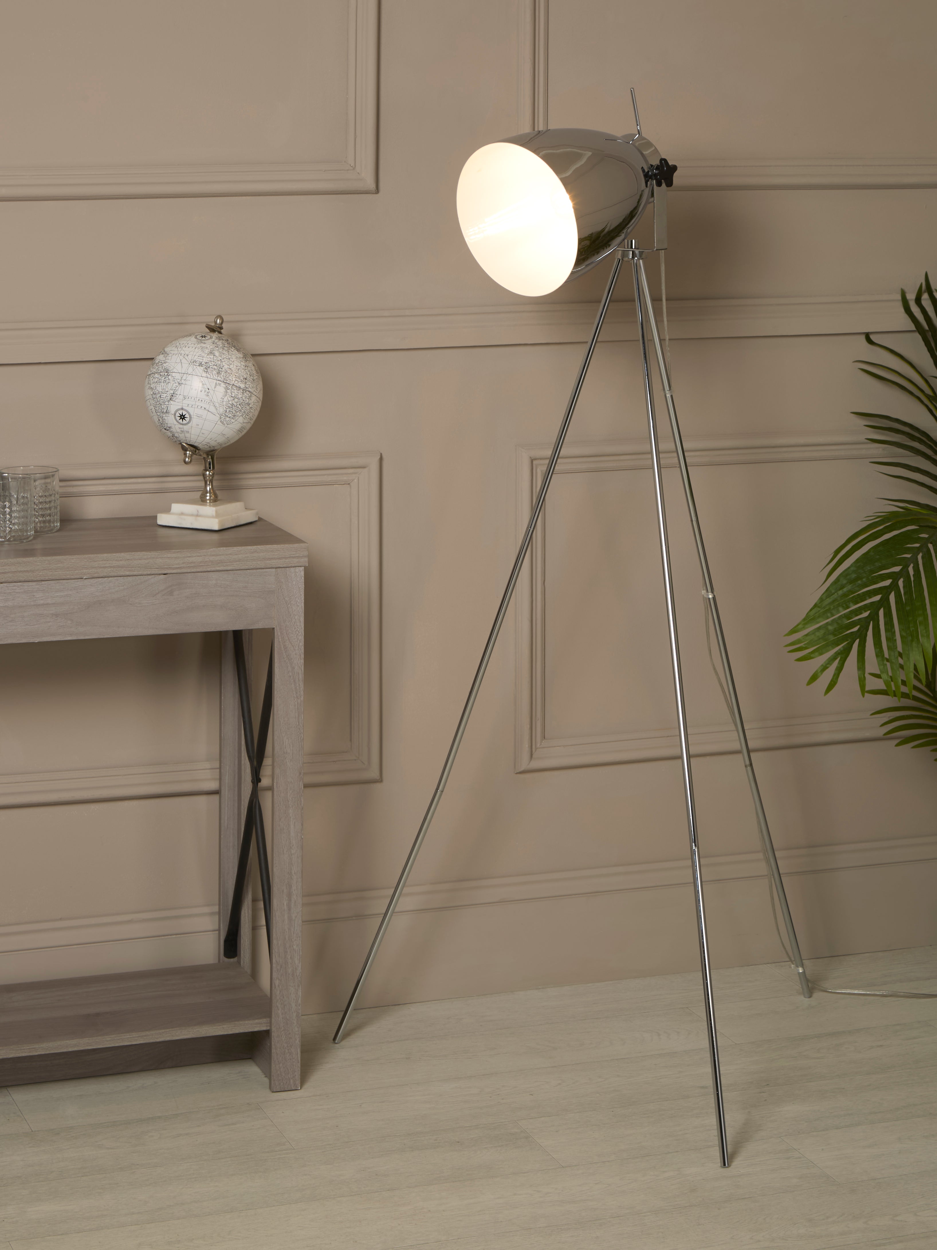 Searchlight Stevens Floor Lamp - Chrome