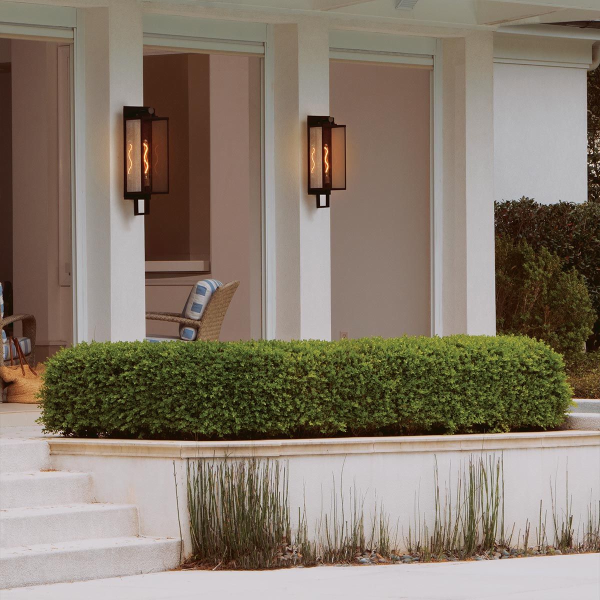 Quintiesse Catalina 1 Light Large Wall Lantern - Black with Burnished Bronze accents