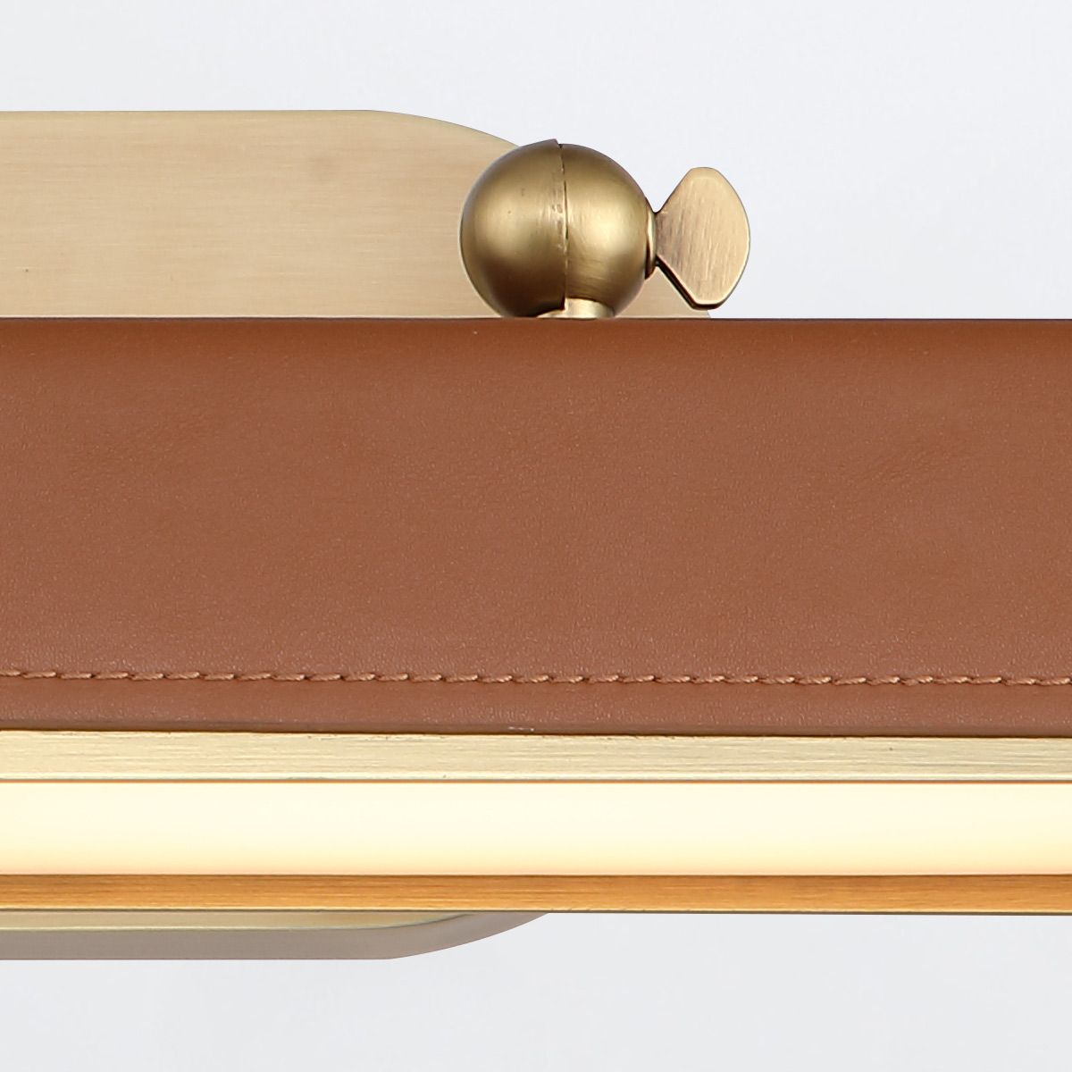 Quintiesse Valise Medium LED Picture Light - Vintage Brass & Cognac Leather