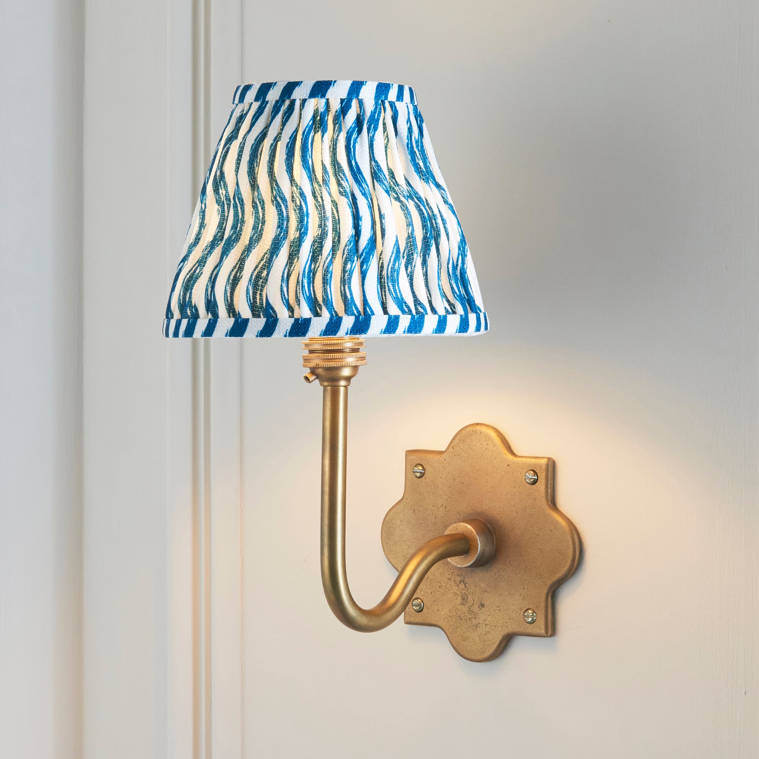 Endon Anvil Swan & Ripple 16Cm Wall Light - Antique Brass & Marlin Blue Fabric
