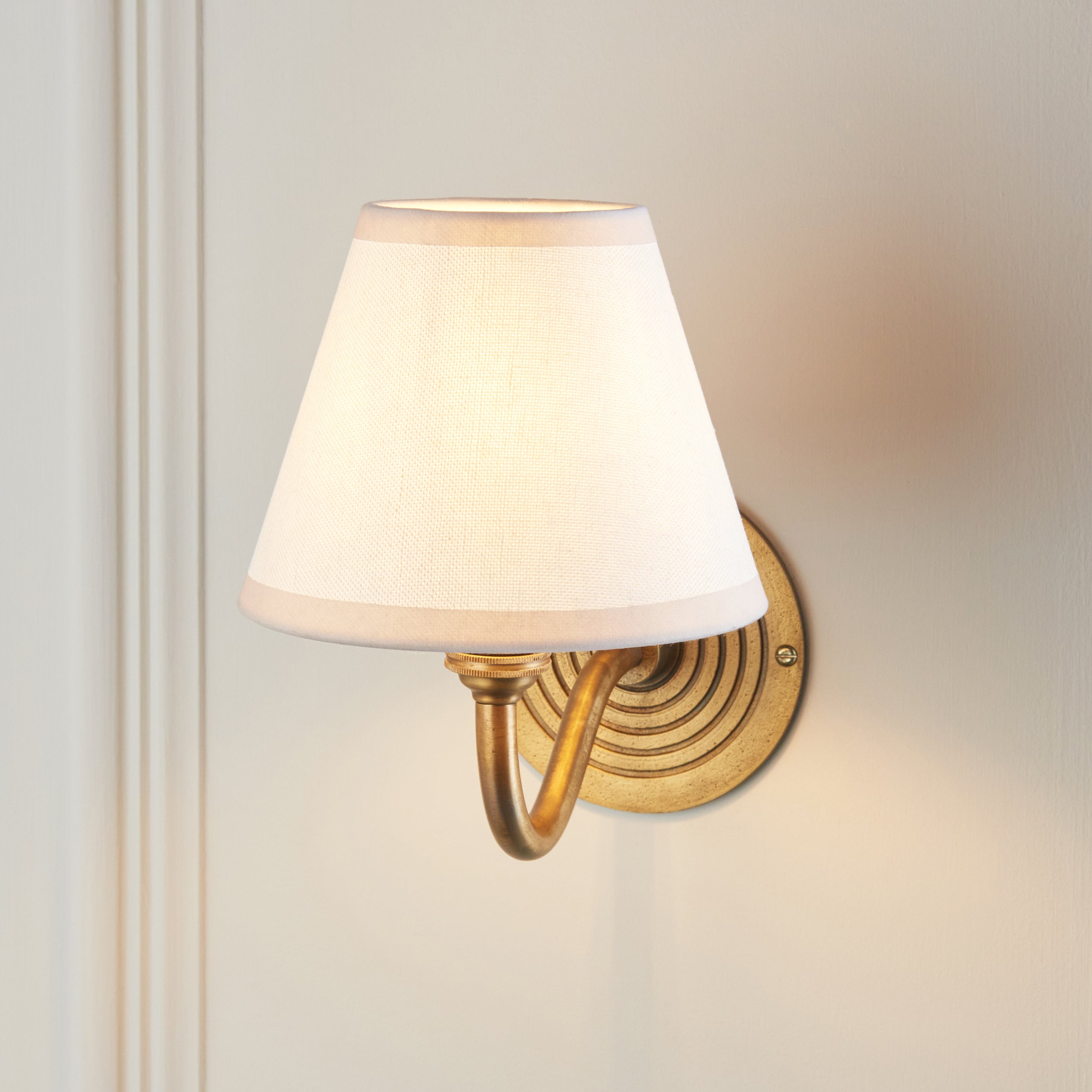 Endon Ripple Curve & Ivy 16Cm Wall Light - Antique Brass & Vintage White Fabric