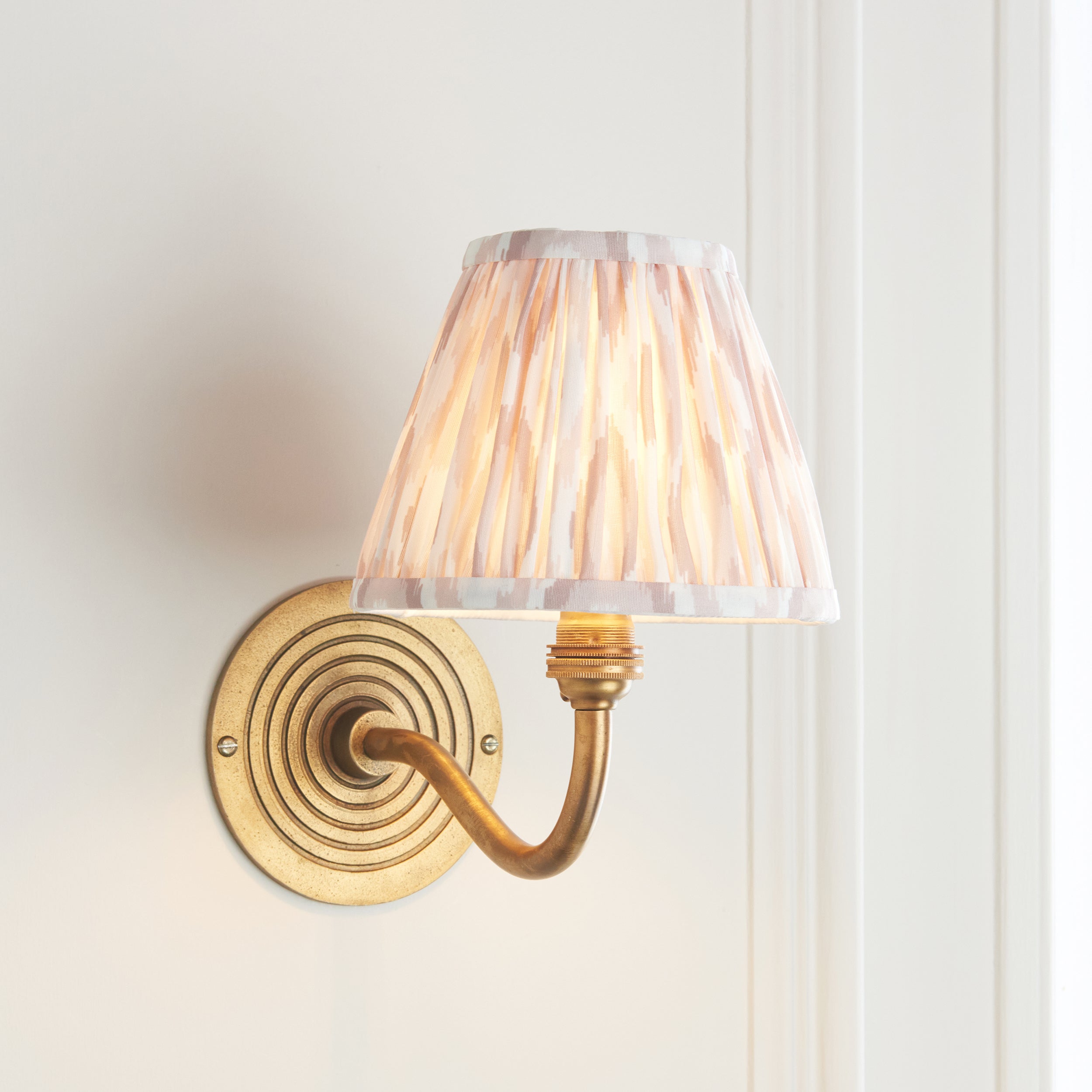 Endon Ripple Curve & Ikat 16Cm Wall Light - Antique Brass & Neutral Print Fabric