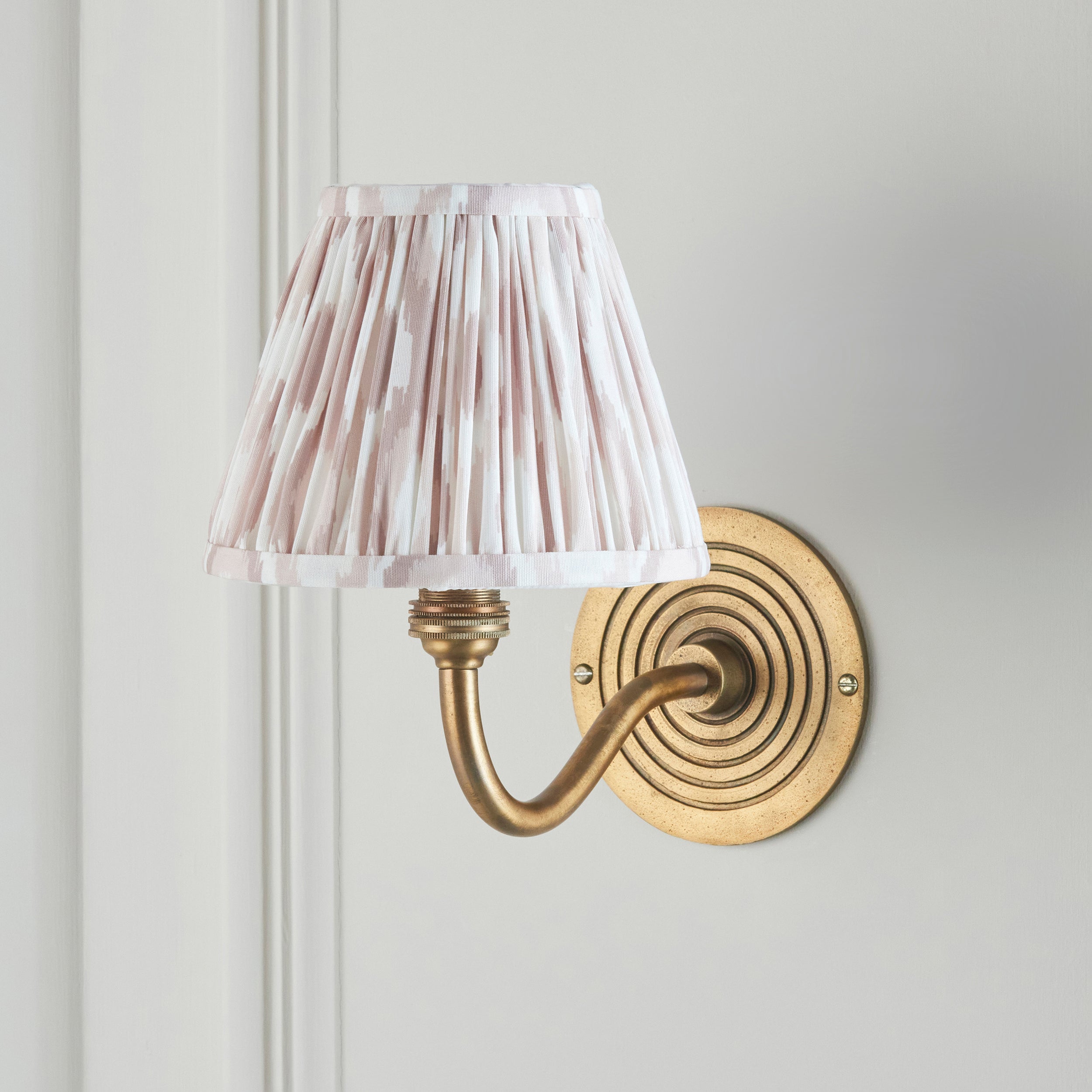 Endon Ripple Curve & Ikat 16Cm Wall Light - Antique Brass & Neutral Print Fabric