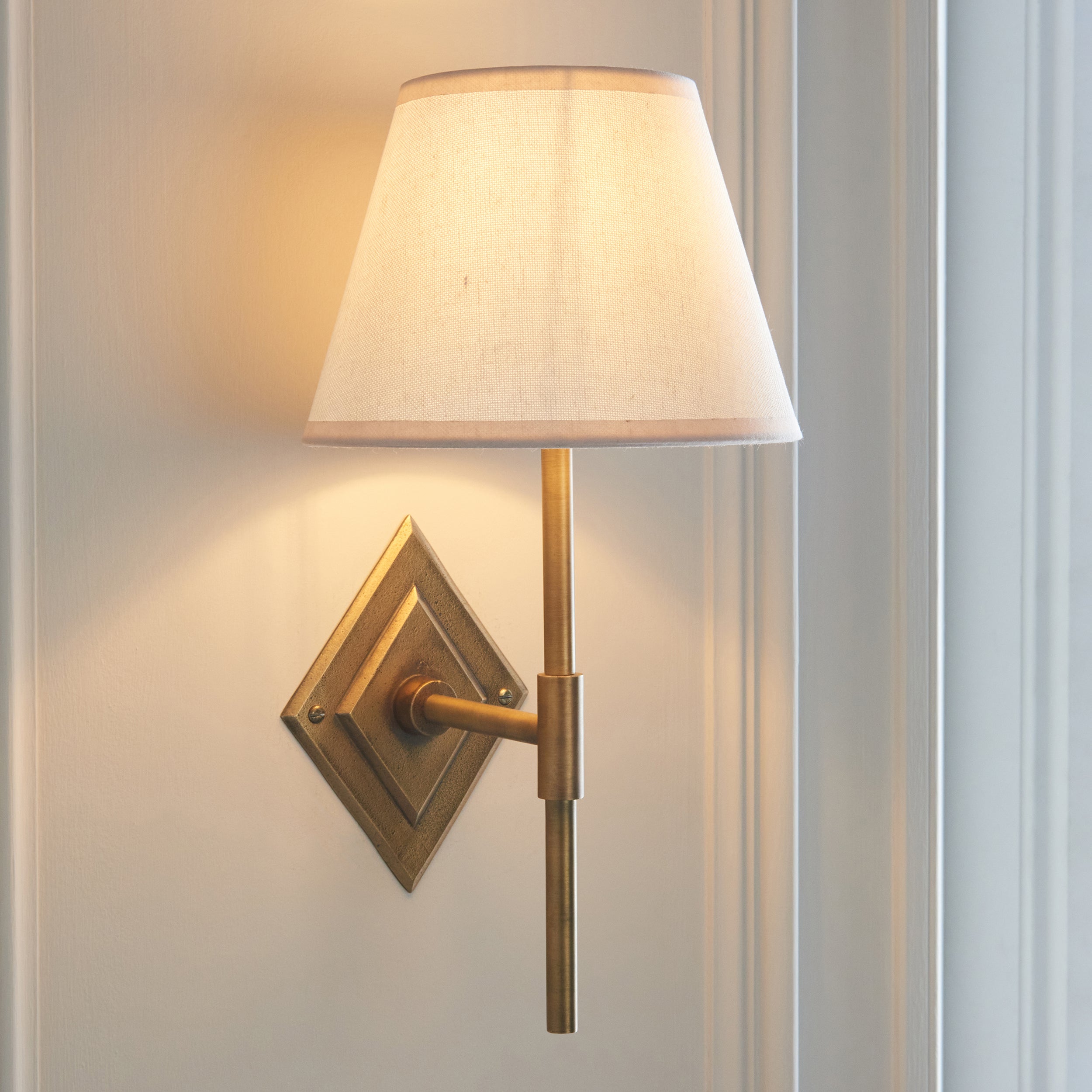 Endon Diamond Tall & Ivy 20Cm Wall Light - Antique Brass & Vintage White Fabric