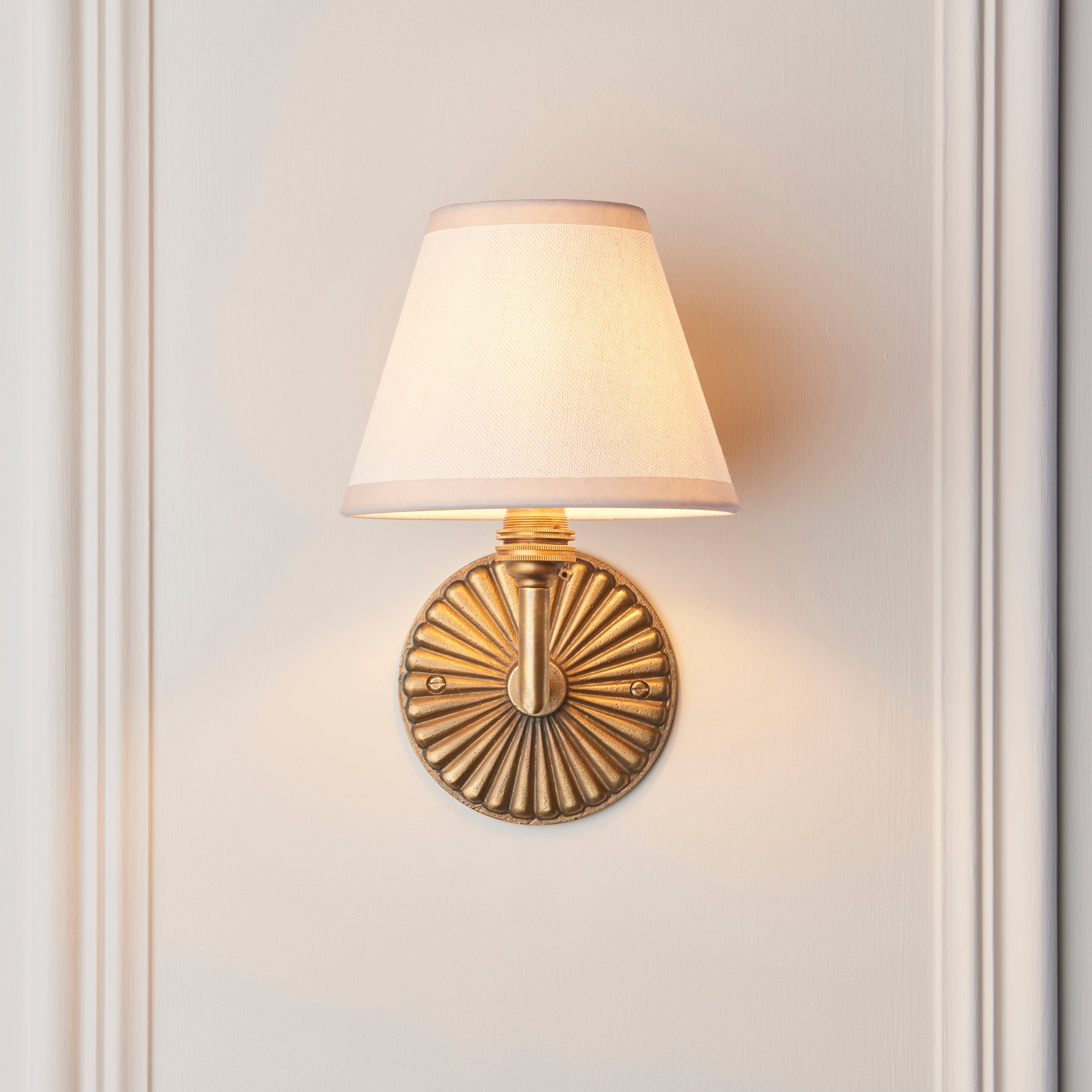 Endon Dahlia Angle & Ivy 16Cm Wall Light - Antique Brass & Vintage White Fabric