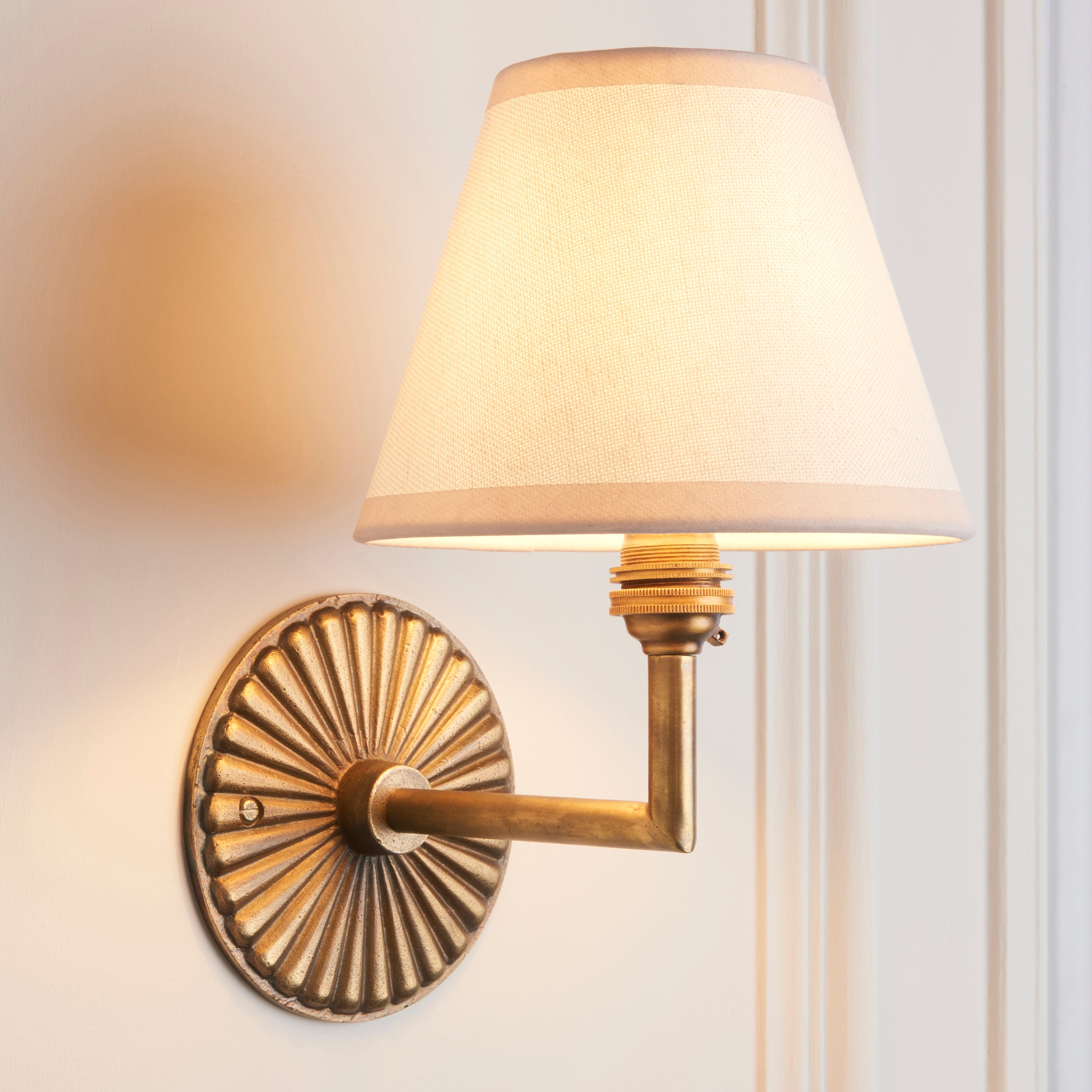 Endon Dahlia Angle & Ivy 16Cm Wall Light - Antique Brass & Vintage White Fabric