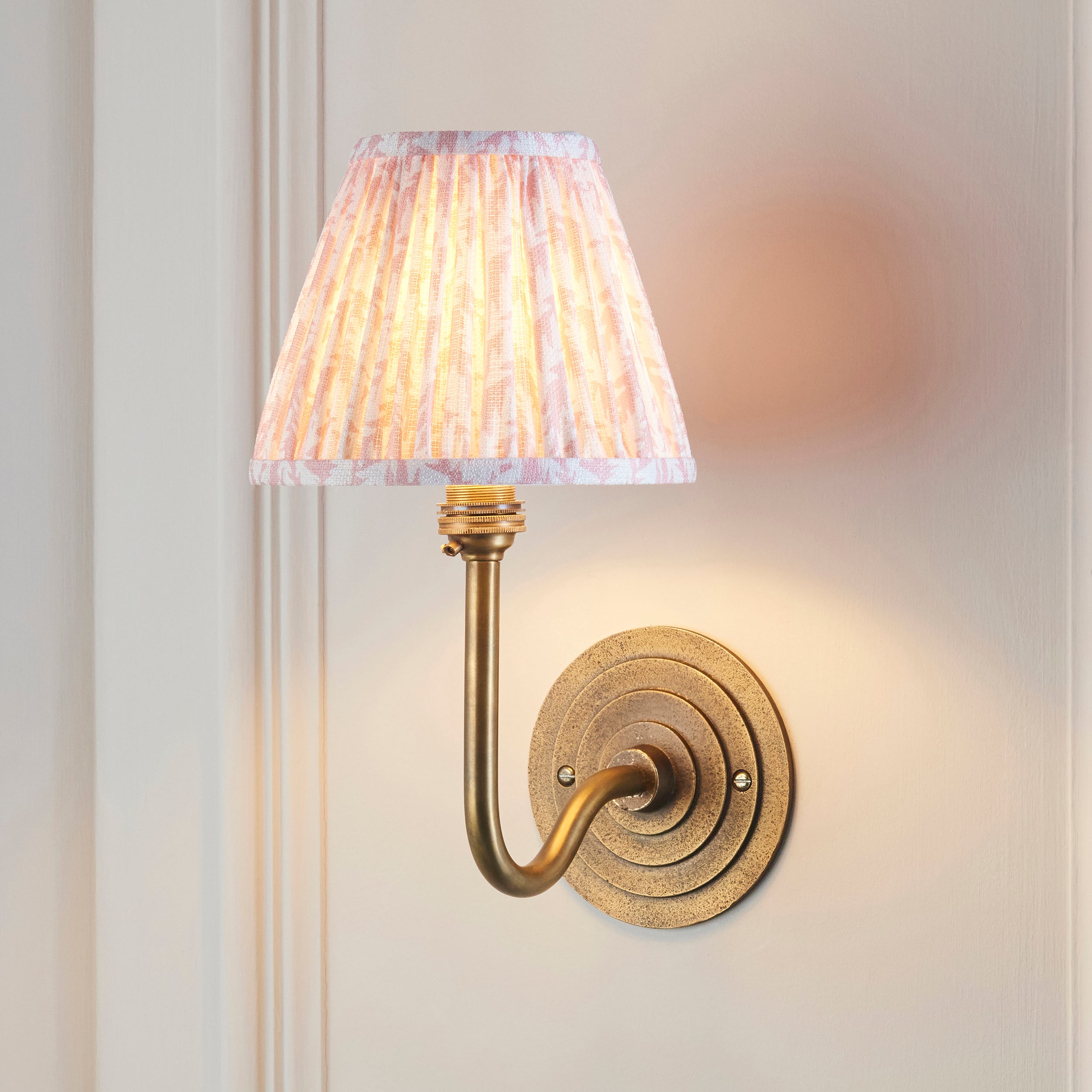 Endon Halo Swan & Leaf 16Cm Wall Light - Antique Brass & Peachy Keen Fabric