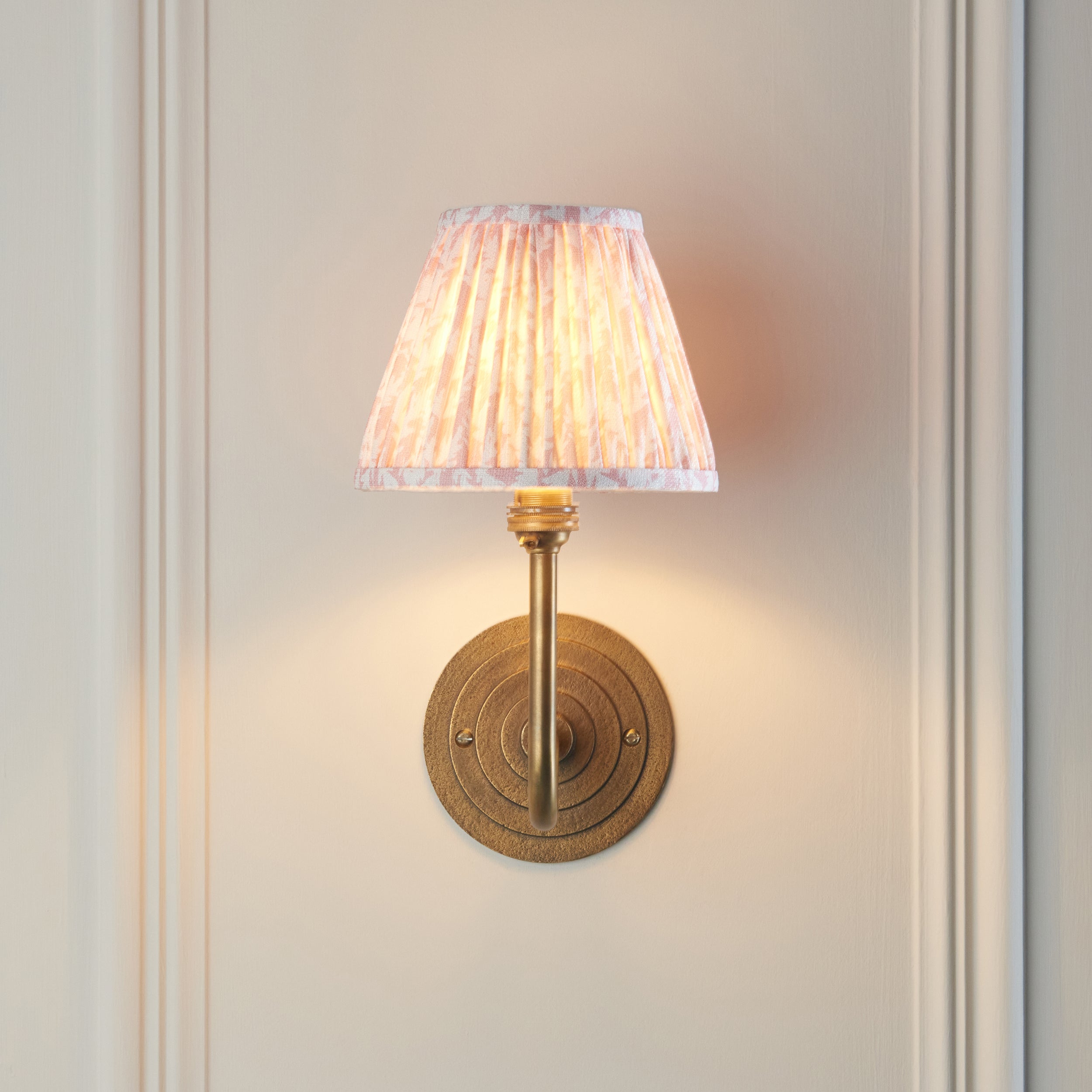 Endon Halo Swan & Leaf 16Cm Wall Light - Antique Brass & Peachy Keen Fabric