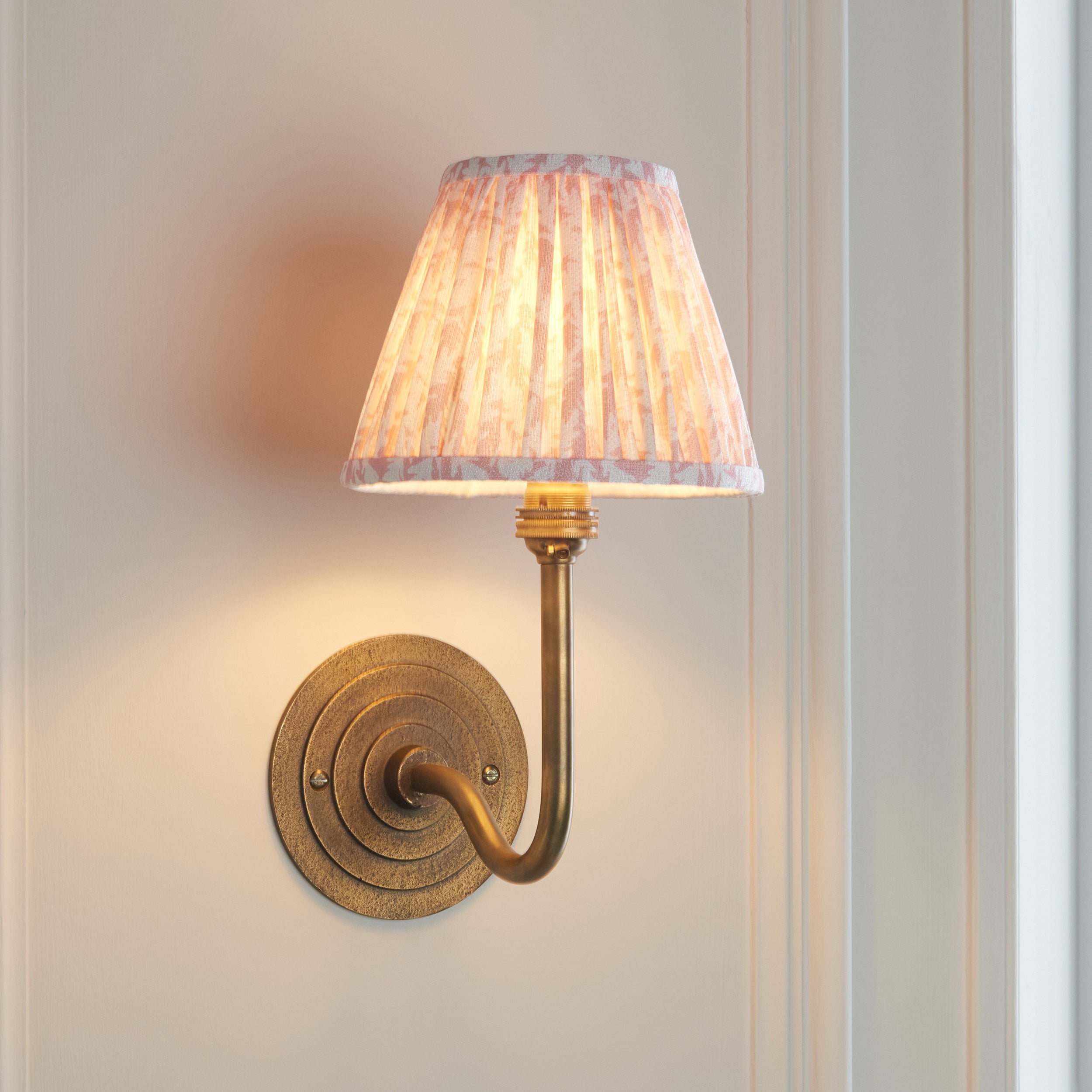 Endon Halo Swan & Leaf 16Cm Wall Light - Antique Brass & Peachy Keen Fabric