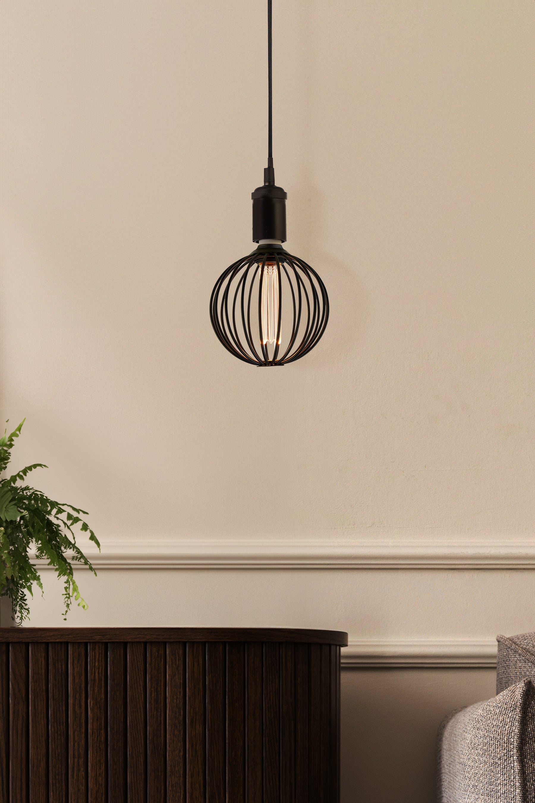 Searchlight E27 LED 3.5W Globe Lamp - 1800K - Dimmable - Black