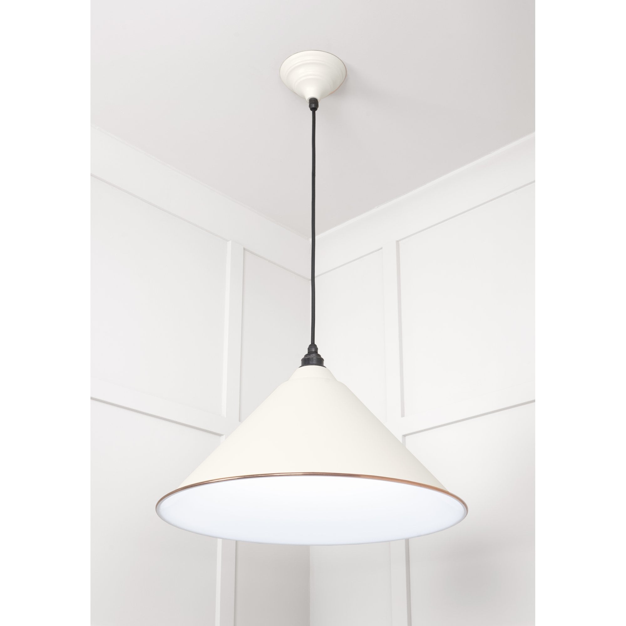 From The Anvil White Gloss Hockley Pendant - Teasel (Off White/Cream)