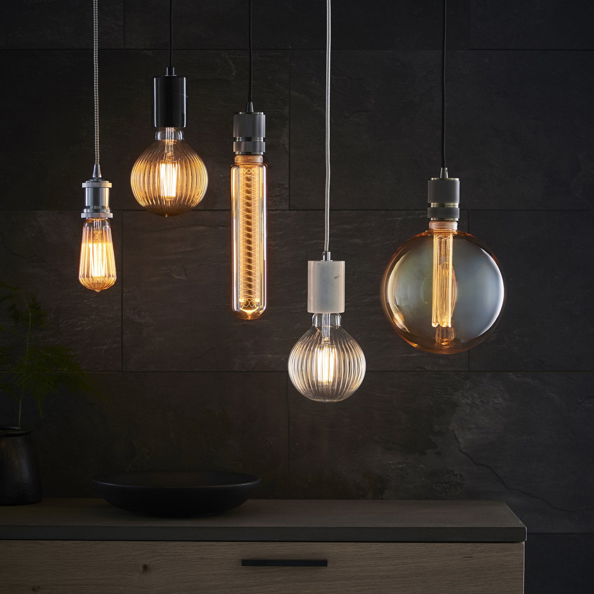 Endon Ribb Single E27 LED 4W Bulb - 2200K - Non-Dimmable - Clear Glass