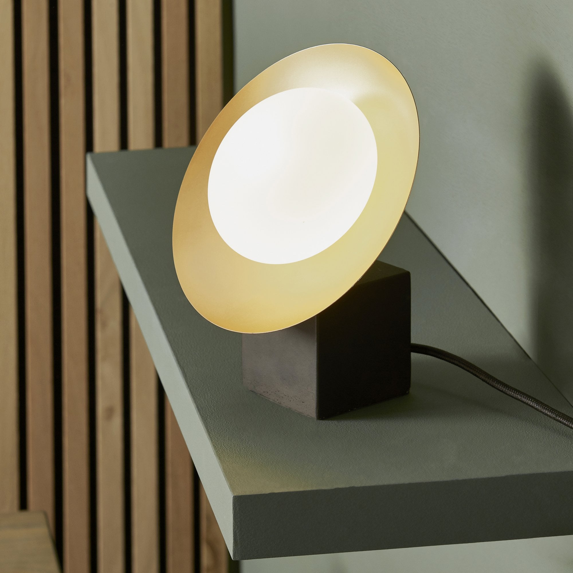 Utopia Planet Table Lamp - Gold