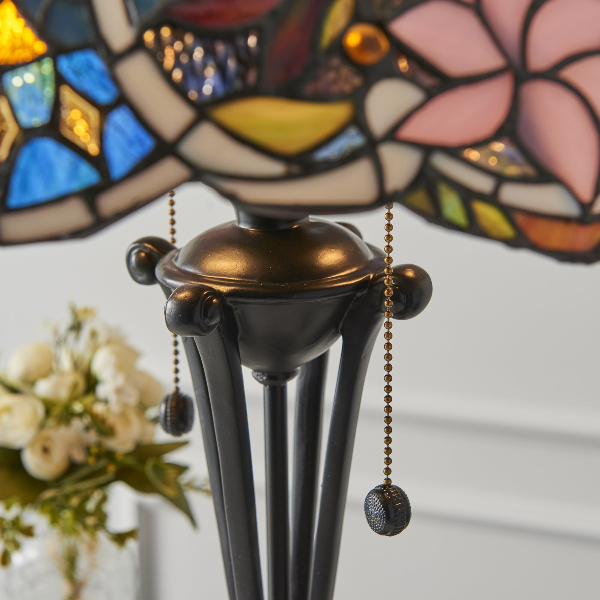 Interiors 1900 Sullivan Medium Table Lamp - Tiffany Glass