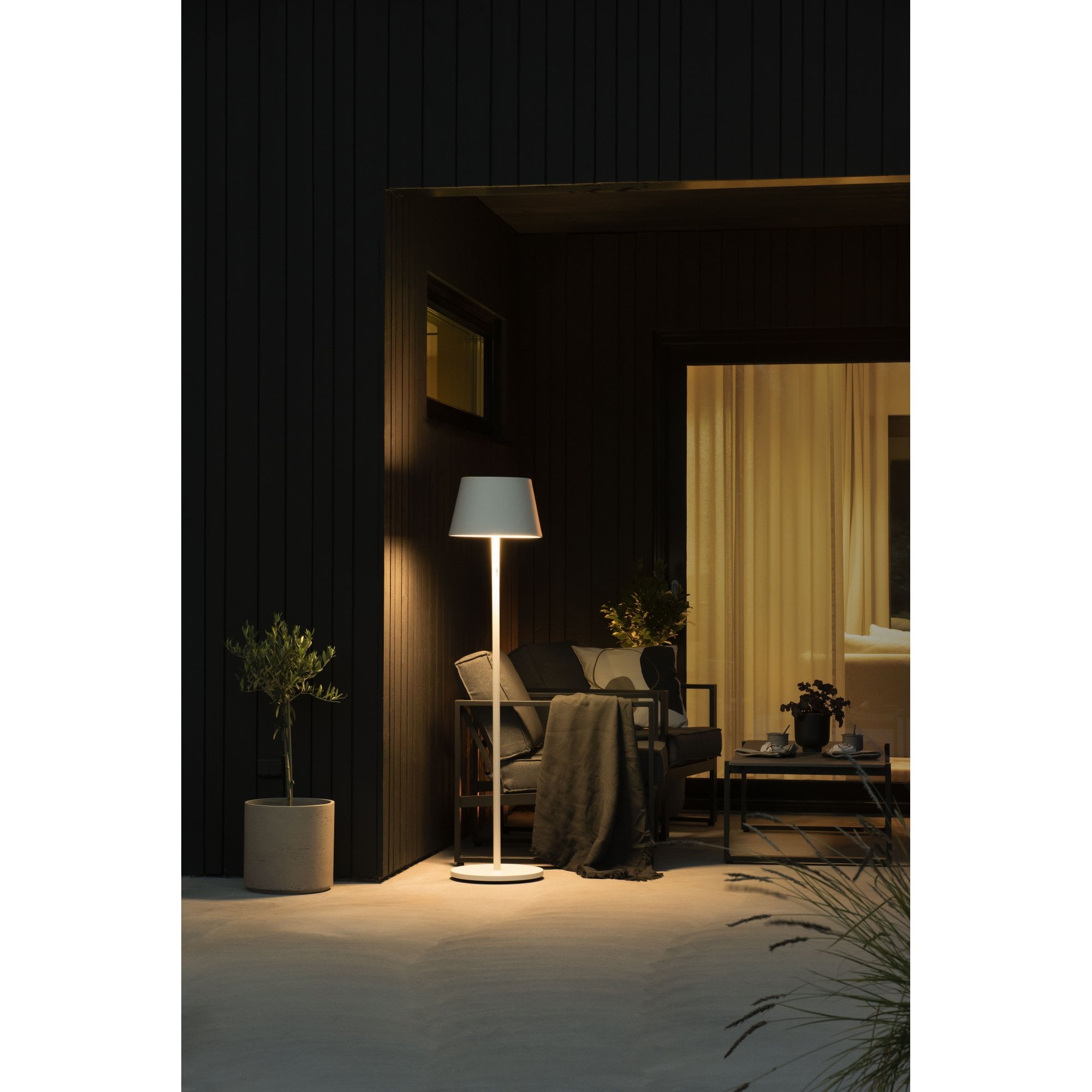 Konstsmide Pomezia RGBW Outdoor Floor Lantern USB LED - Matt White