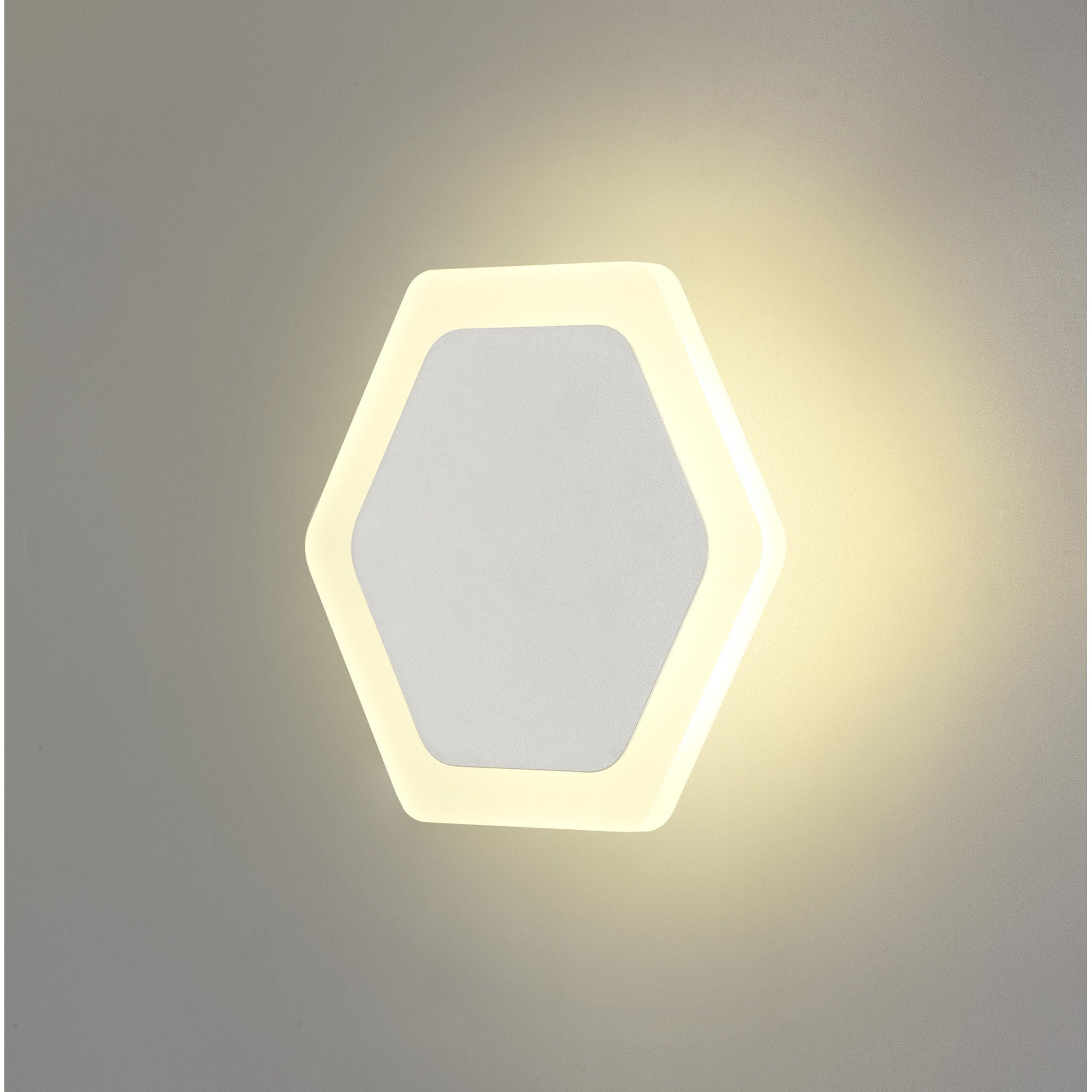 Fabula Kingsley Magnetic Base LED Wall Lamp - 15/19cm Horizontal Hexagonal - Central - Sand White & Acrylic Frosted Diffuser