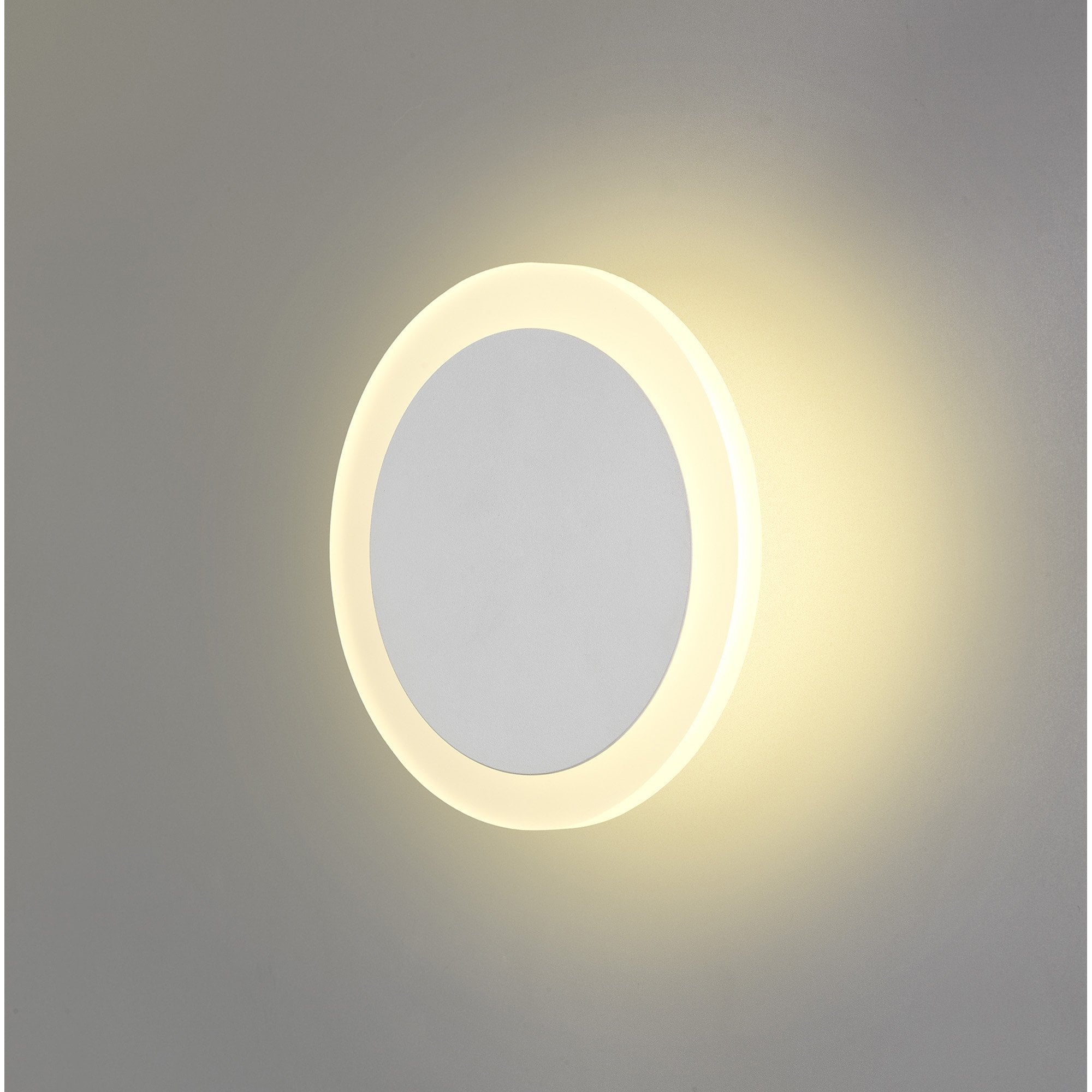 Fabula Kingsley Magnetic Base LED Wall Lamp - 15/19cm Round - Central - Sand White & Acrylic Frosted Diffuser