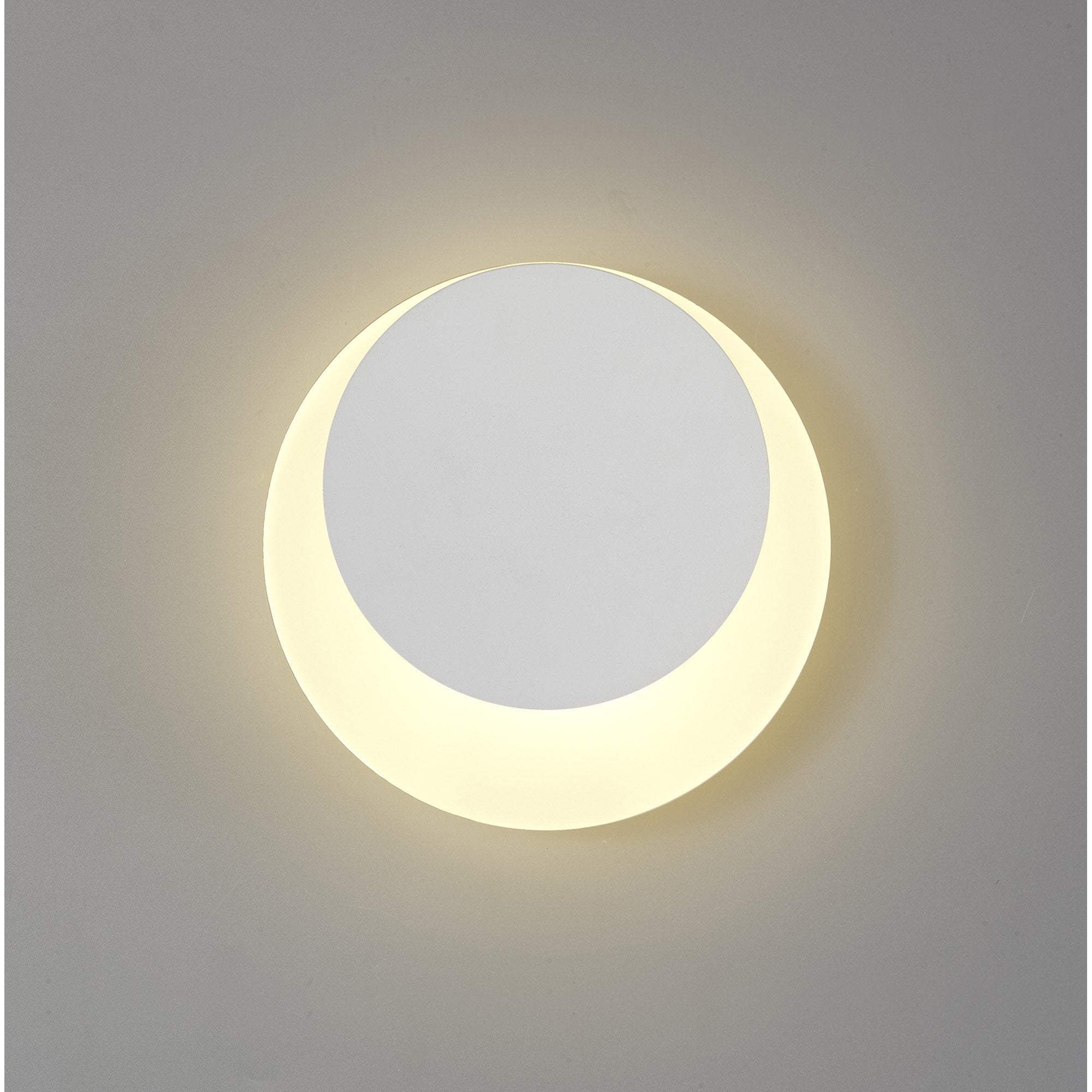 Fabula Kingsley Magnetic Base LED Wall Lamp - 15/19cm Round - Top Offset - Sand White & Acrylic Frosted Diffuser