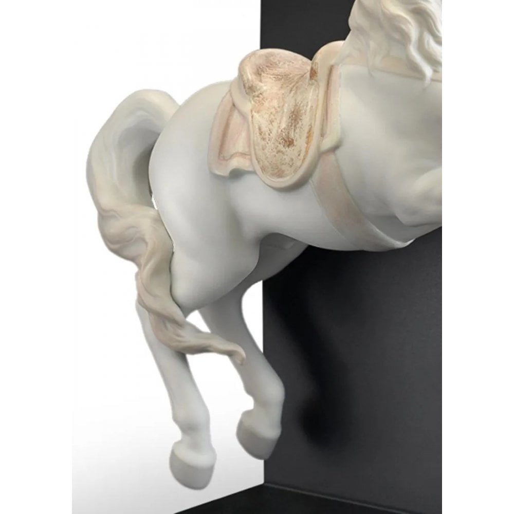 Lladro Horse On Courbette Table Lamp