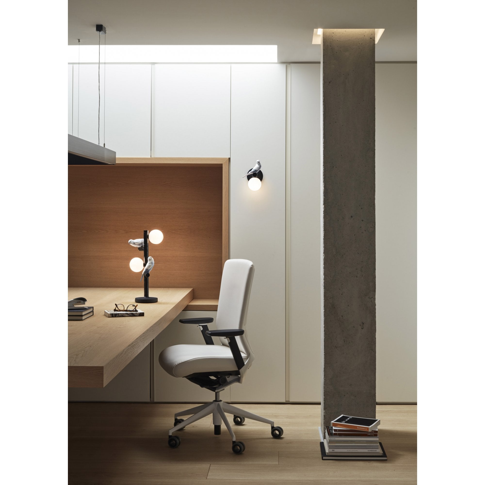 Lladro Parrot Table Lamp - Black