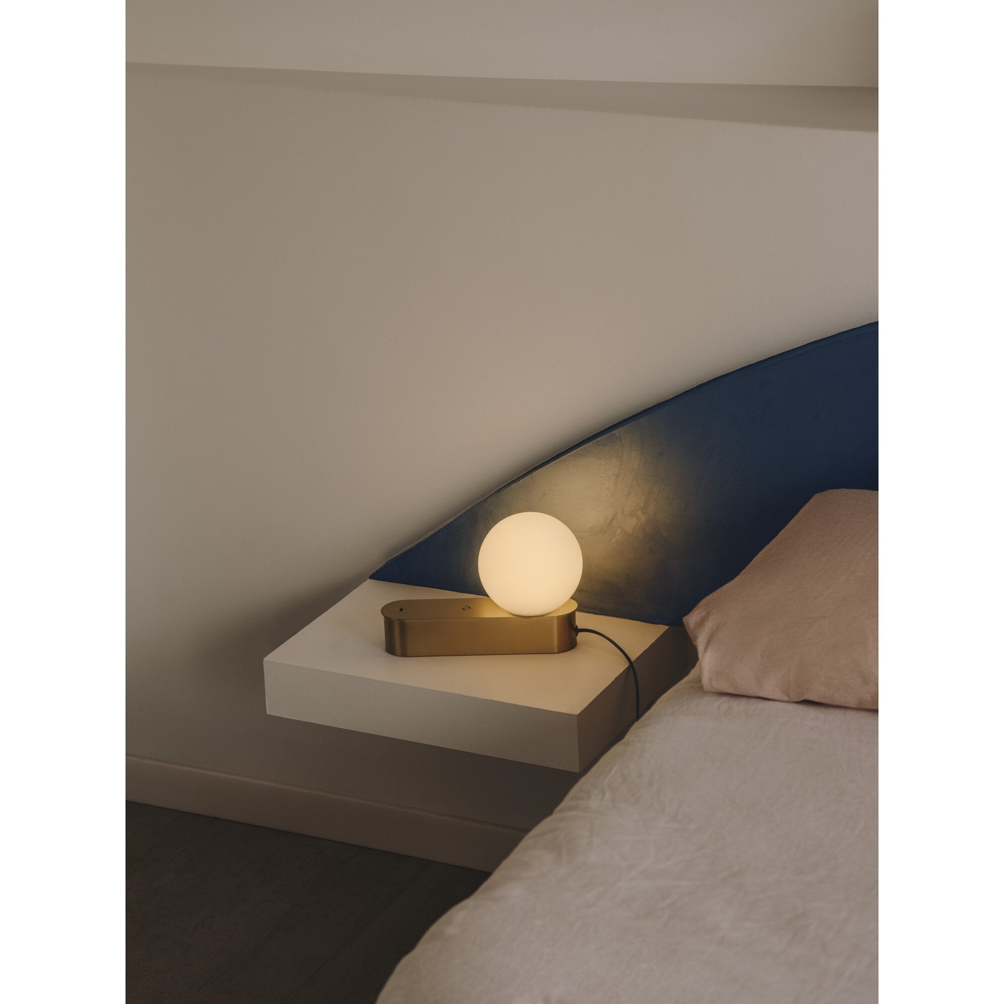 LedsC4 Perlina Table Lamp - Matte Gold