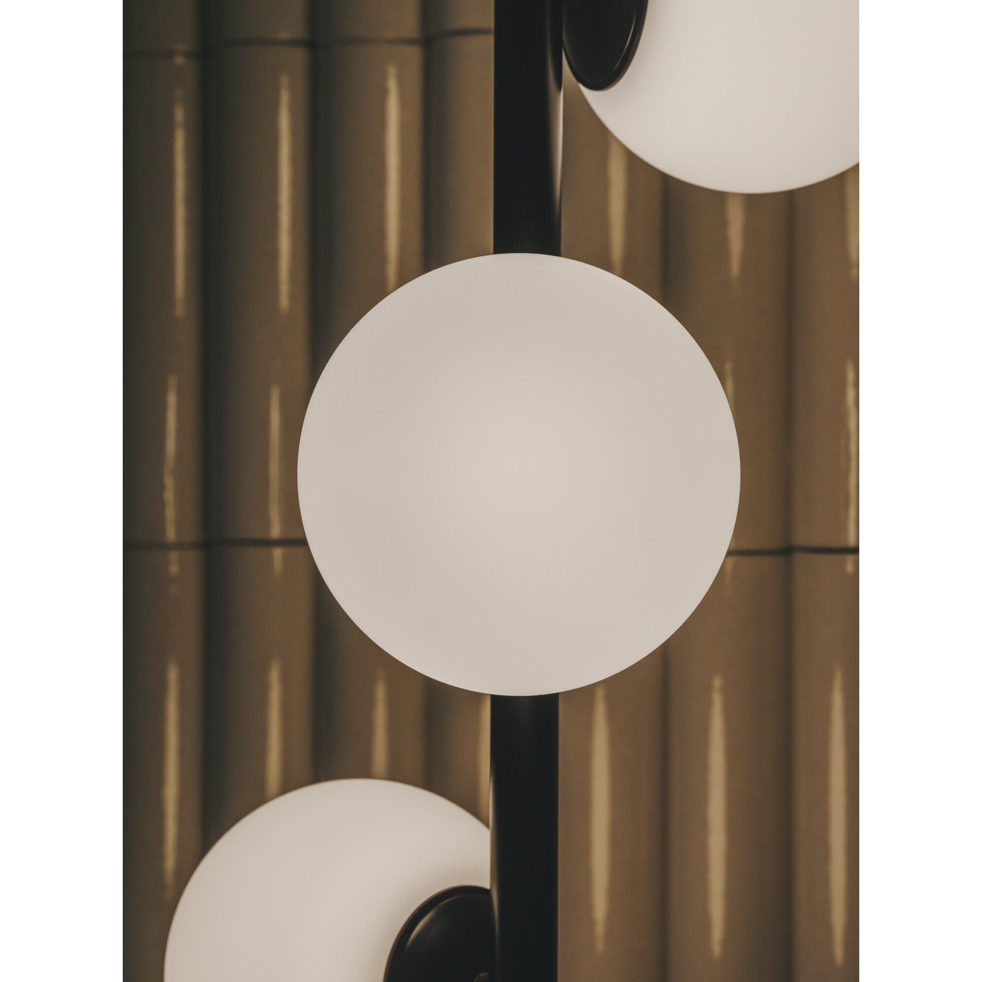 LedsC4 Perlina Floor Lamp - Black