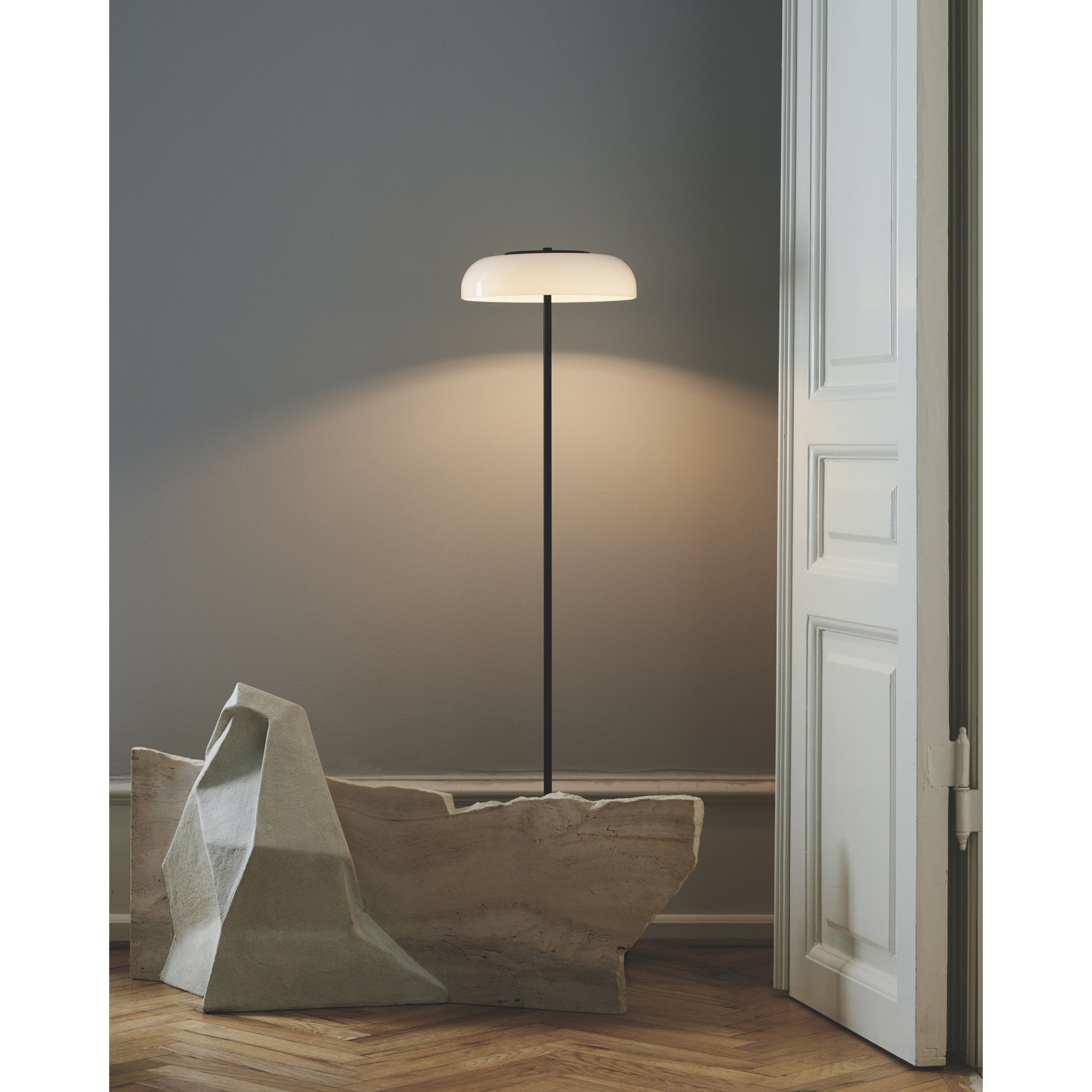 Nuura Blossi Floor Lamp - Black & Opal Glass