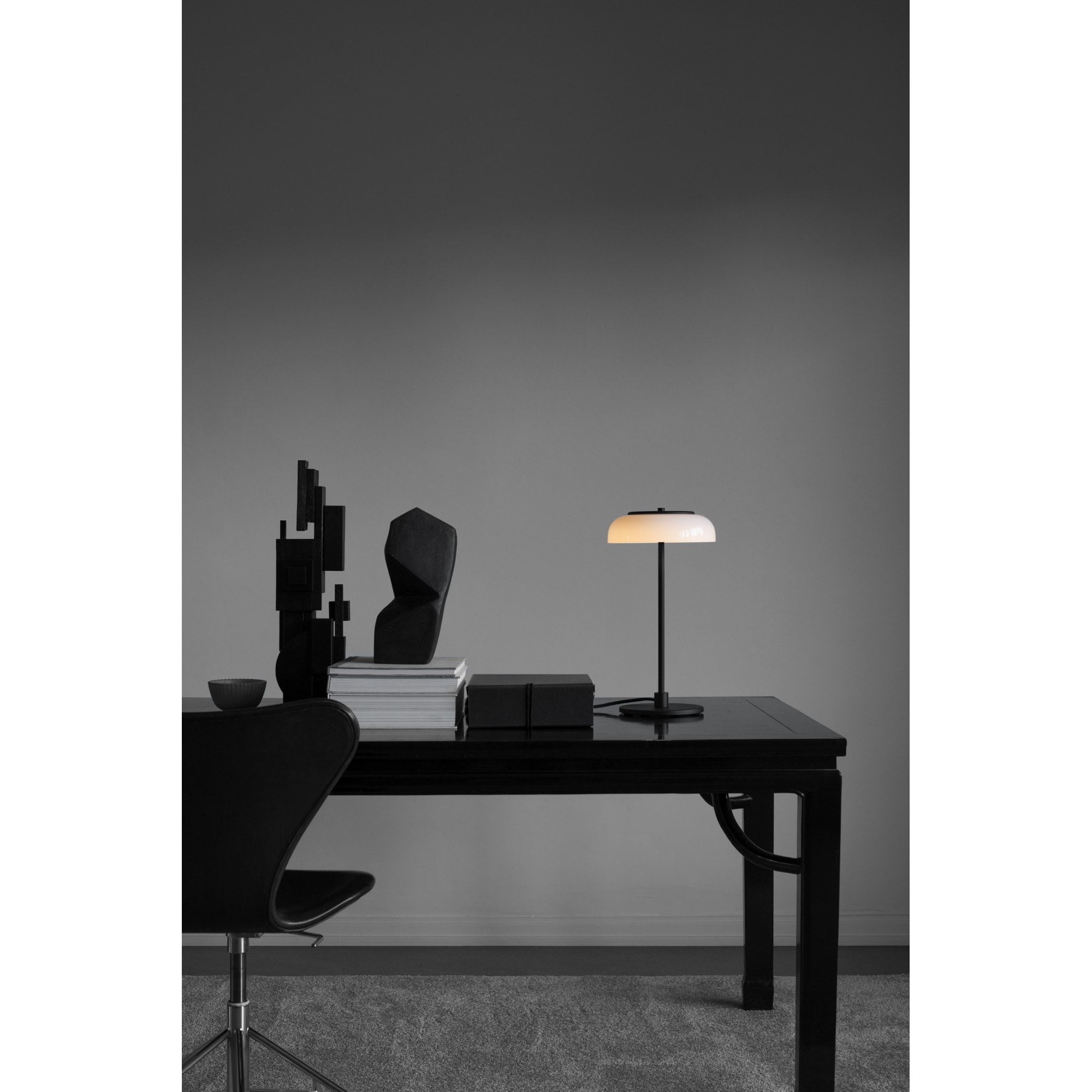 Nuura Blossi Table Lamp - Black & Opal Glass