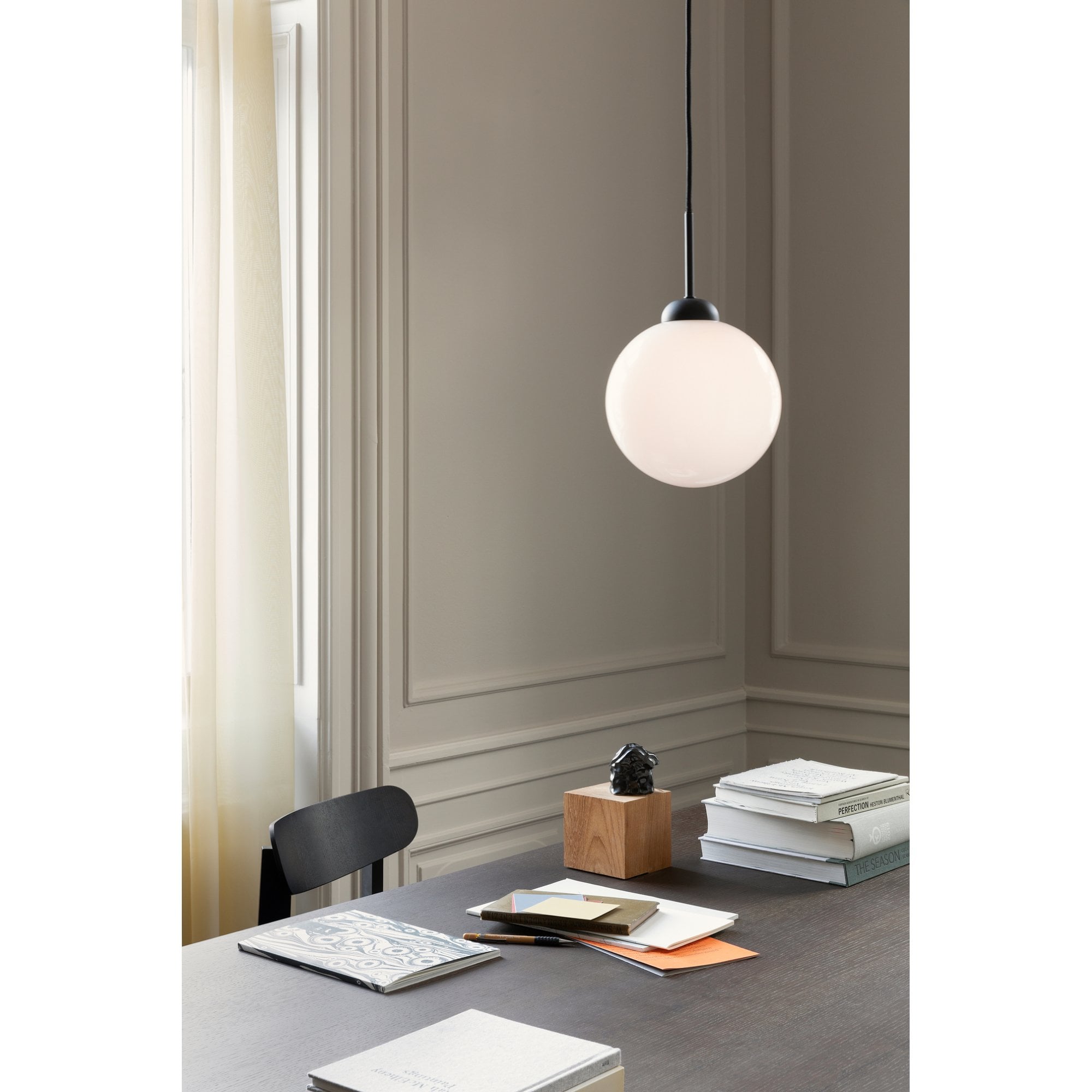 Nuura Apiales 1 Large Light Pendant - Satin Black & Opal Glass