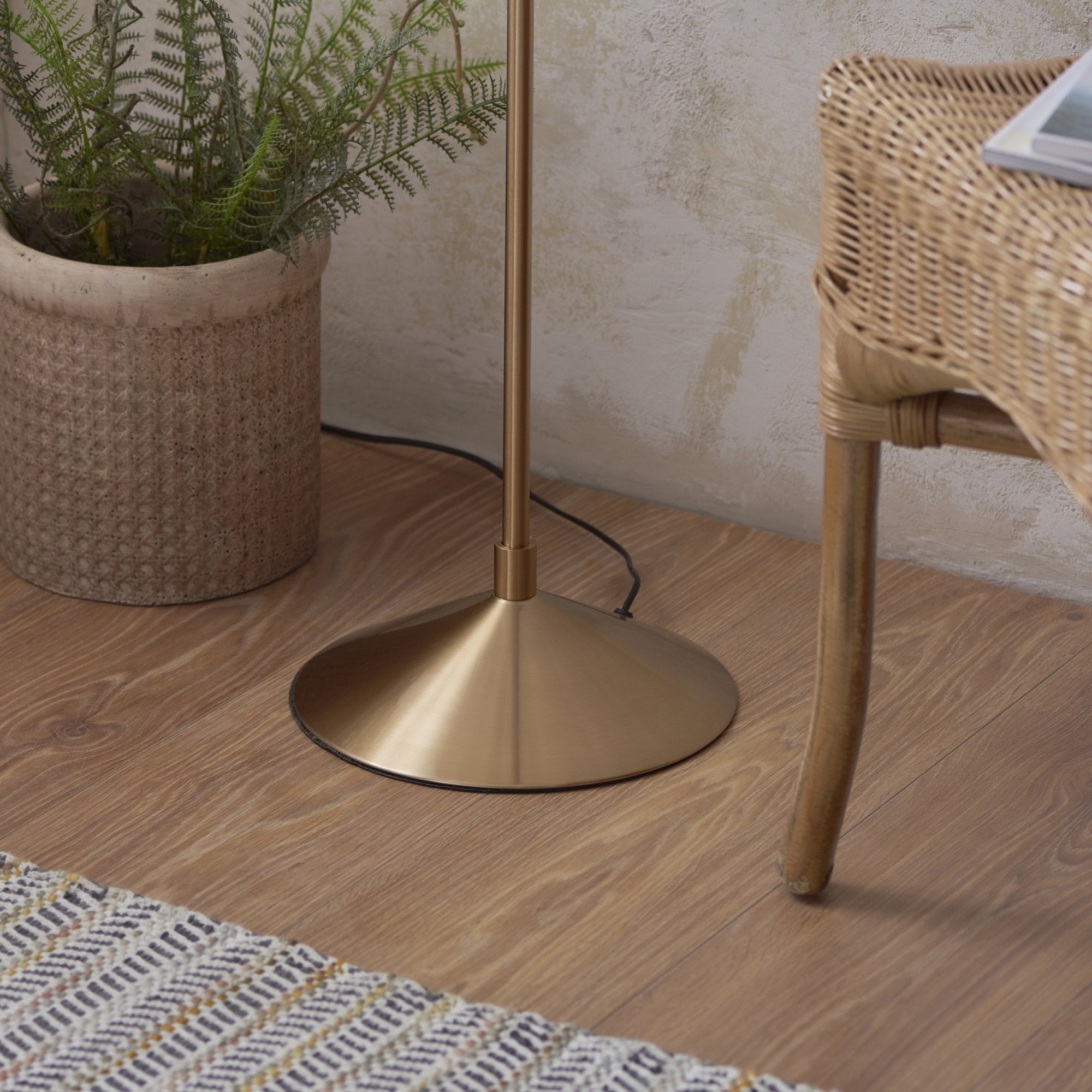 Endon Wriggle Single Light Floor - Brushed Aged Brass Plate & Natural Raffia