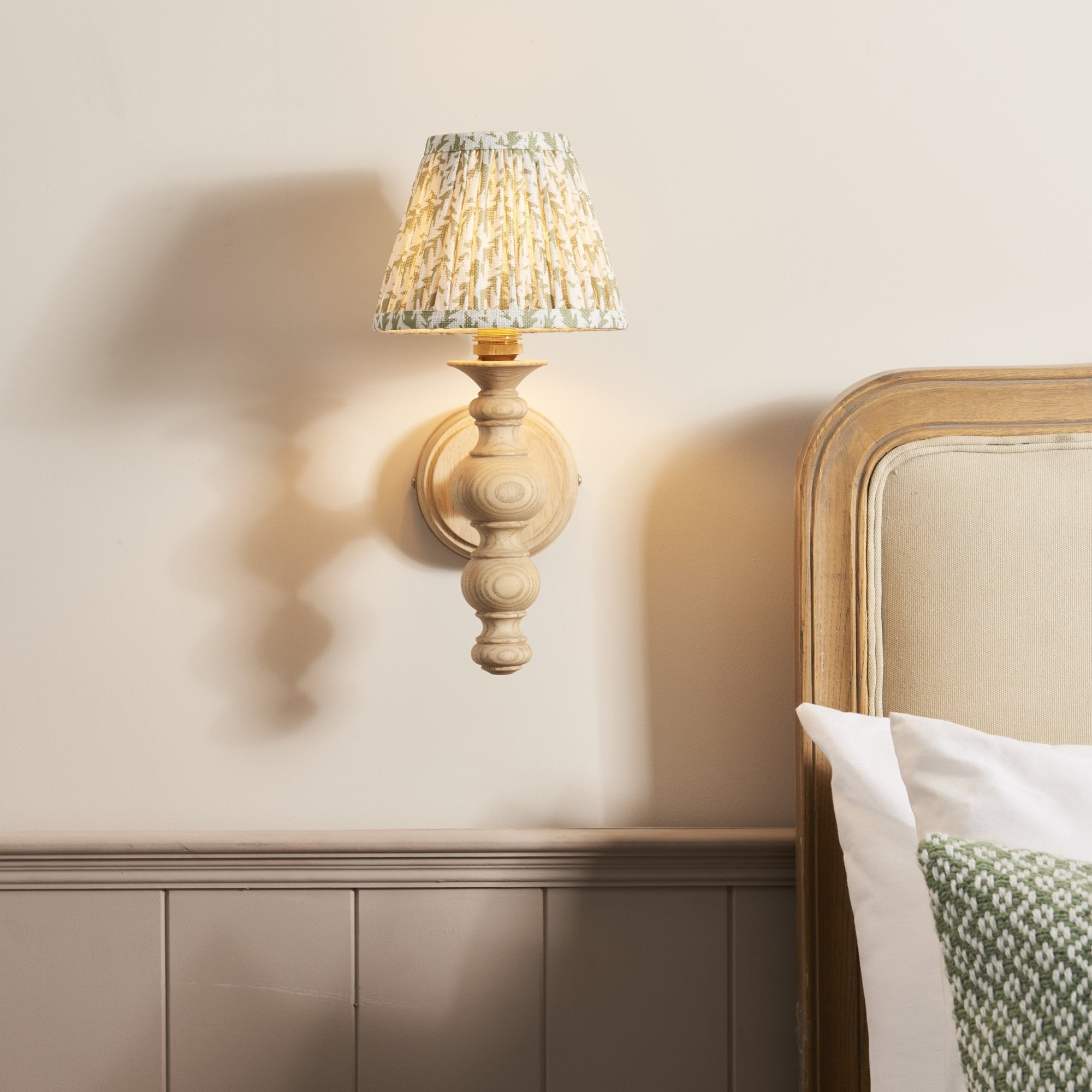 Endon Bibury Wall Light & Leaf 16cm Herb Garden Green Shade