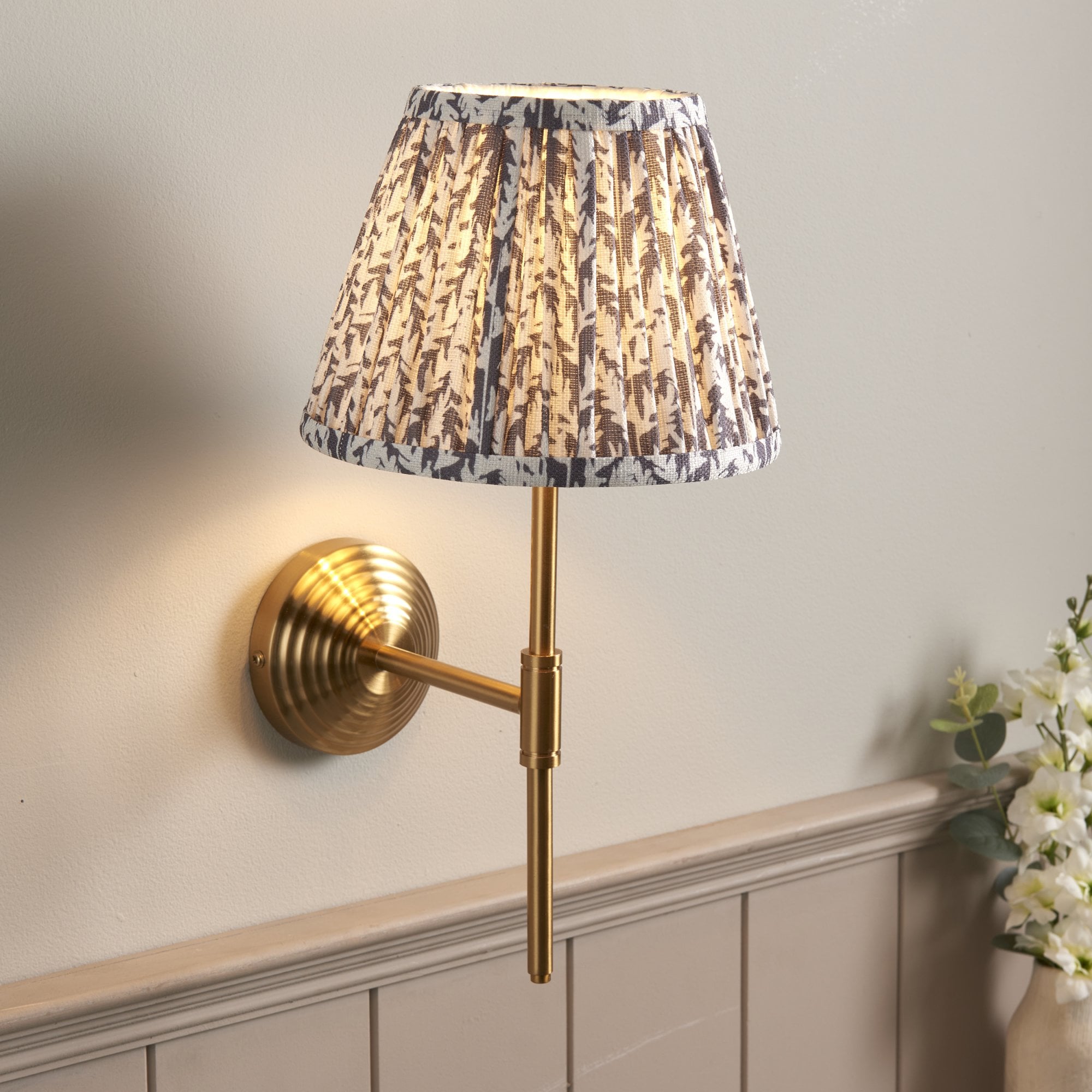 Endon Obelisk T Bar Wall Light & Leaf 20cm Pearl Grey Shade
