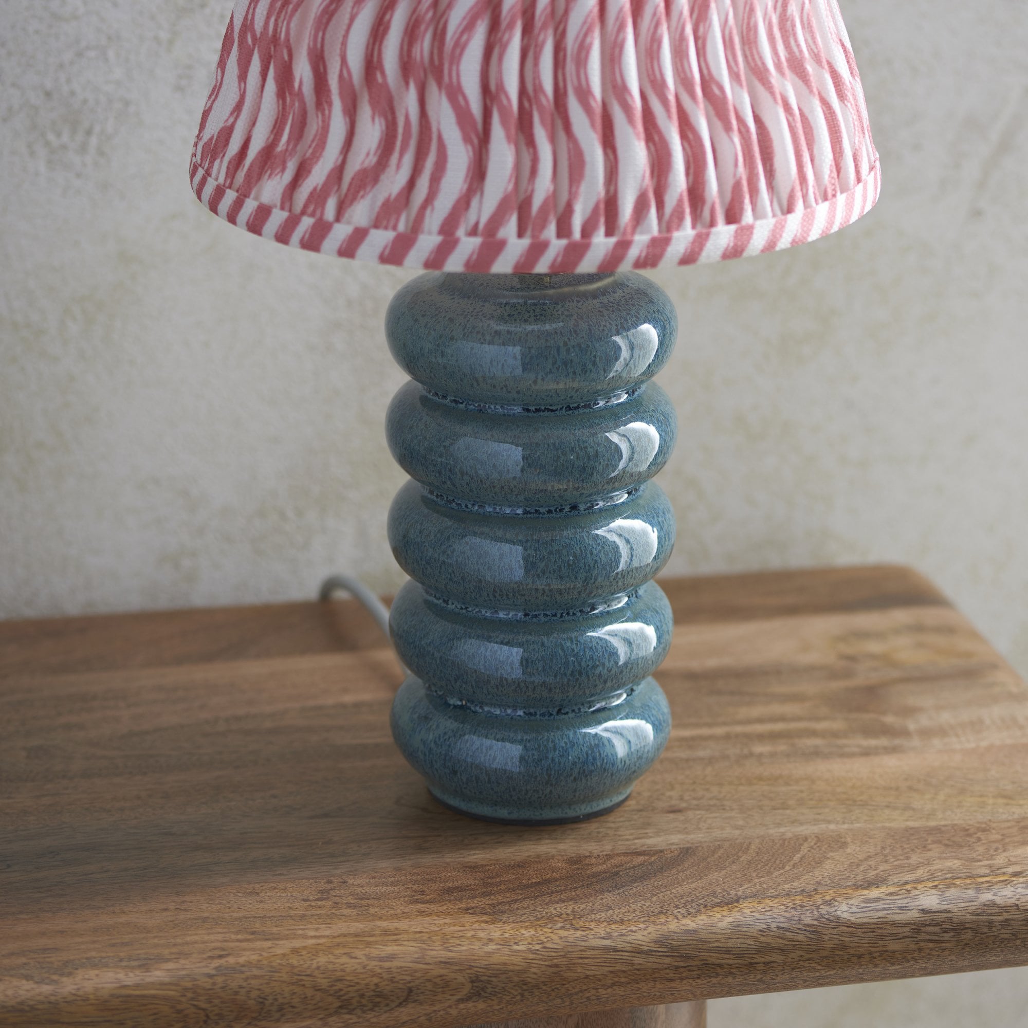 Endon Squash Table Lamp & Ripple 25cm Coral Pink Shade