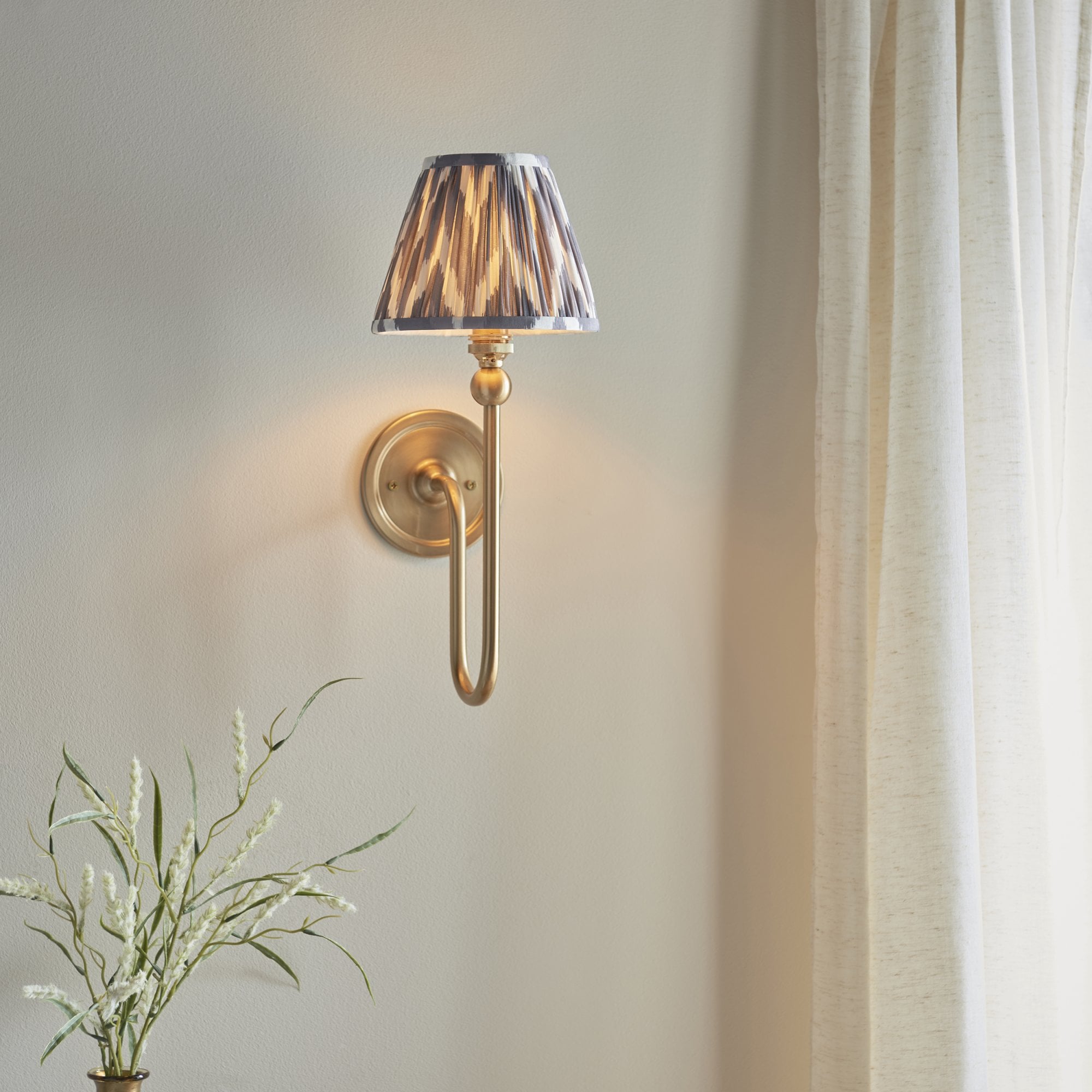 Endon Santiago Wall Light & Zigzag 16cm Pearl Grey Shade