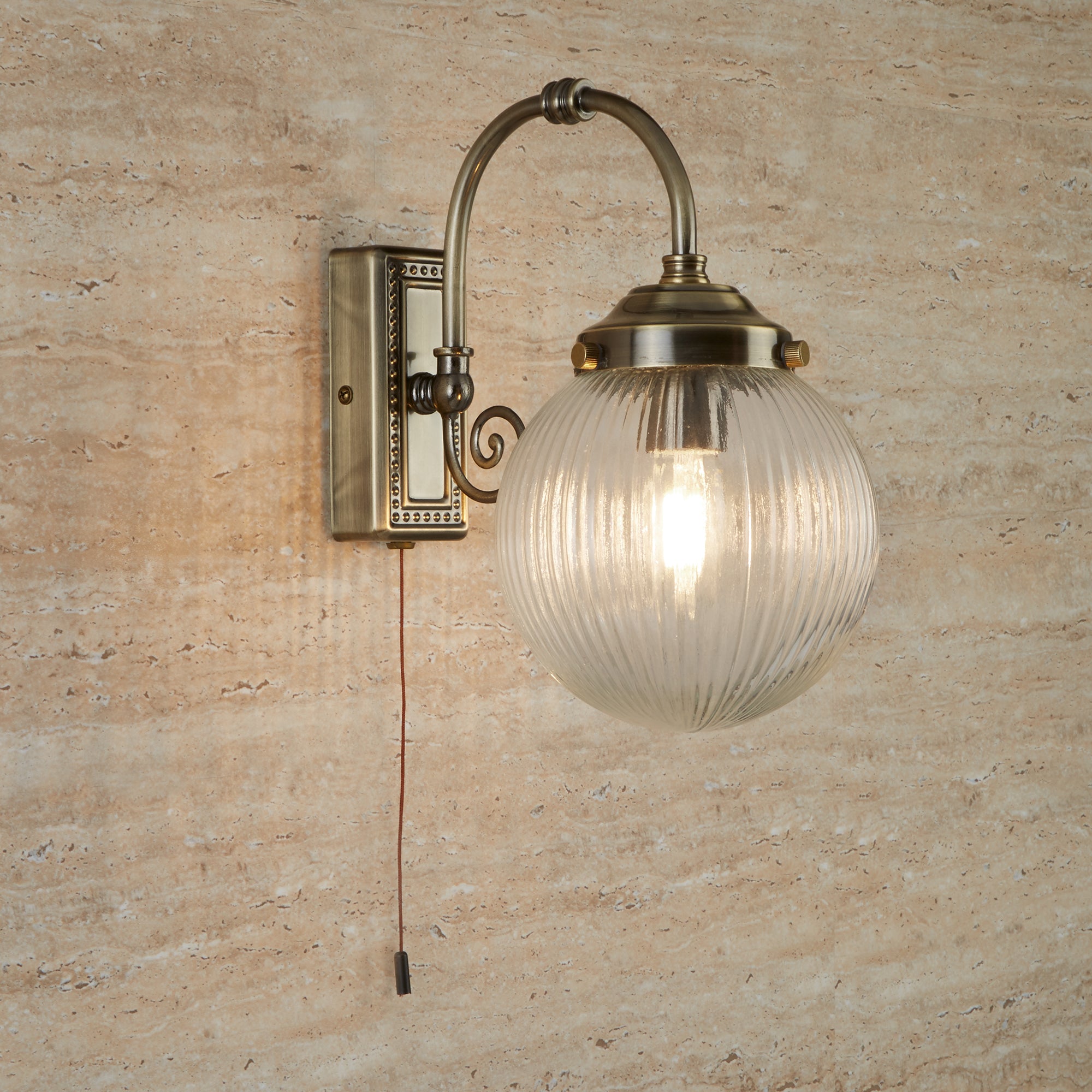 Searchlight Beaconsfield Single Bathroom Wall Light - Antique Brass & Clear Globe Shade - IP44