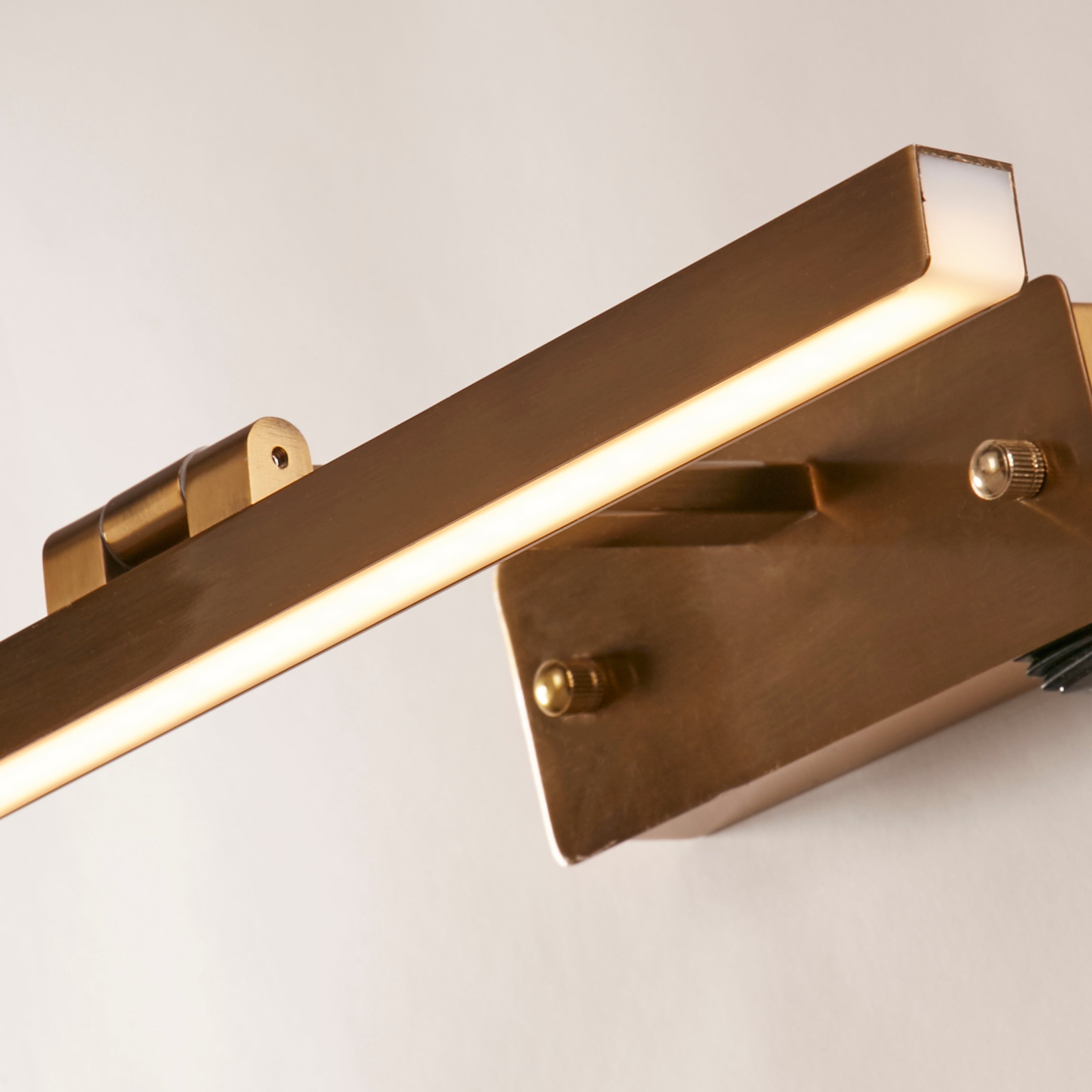 Searchlight Cedar Picture Light - Satin Brass