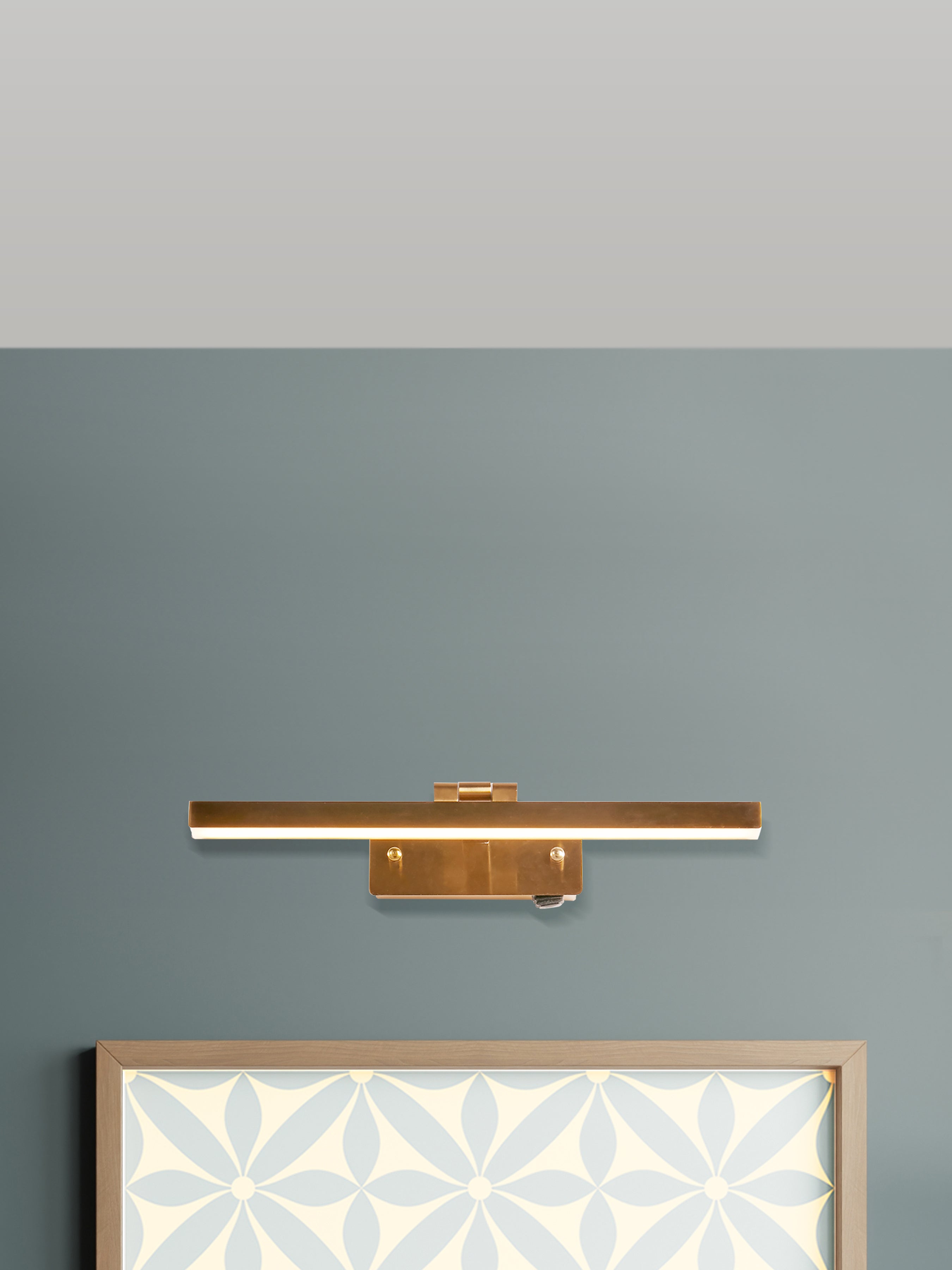 Searchlight Cedar Picture Light - Satin Brass