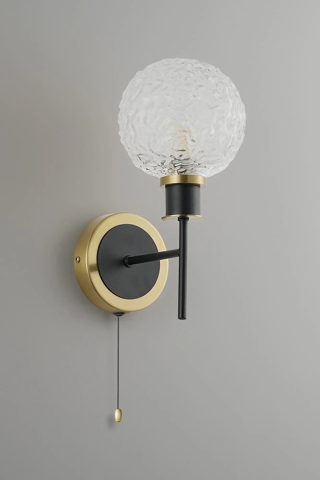 Sycamore Switched Wall Light with 15cm Round Textured Crumple Glass Shade - Brass, Clear & Satin Black