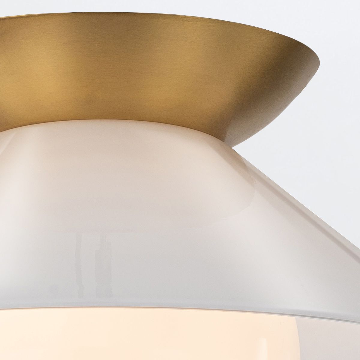 Quintiesse Saucer 1 Light Flush - Aged Brass
