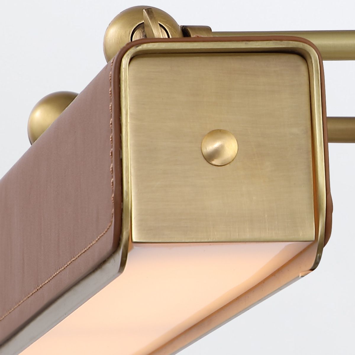 Quintiesse Valise Medium LED Picture Light - Vintage Brass & Cognac Leather